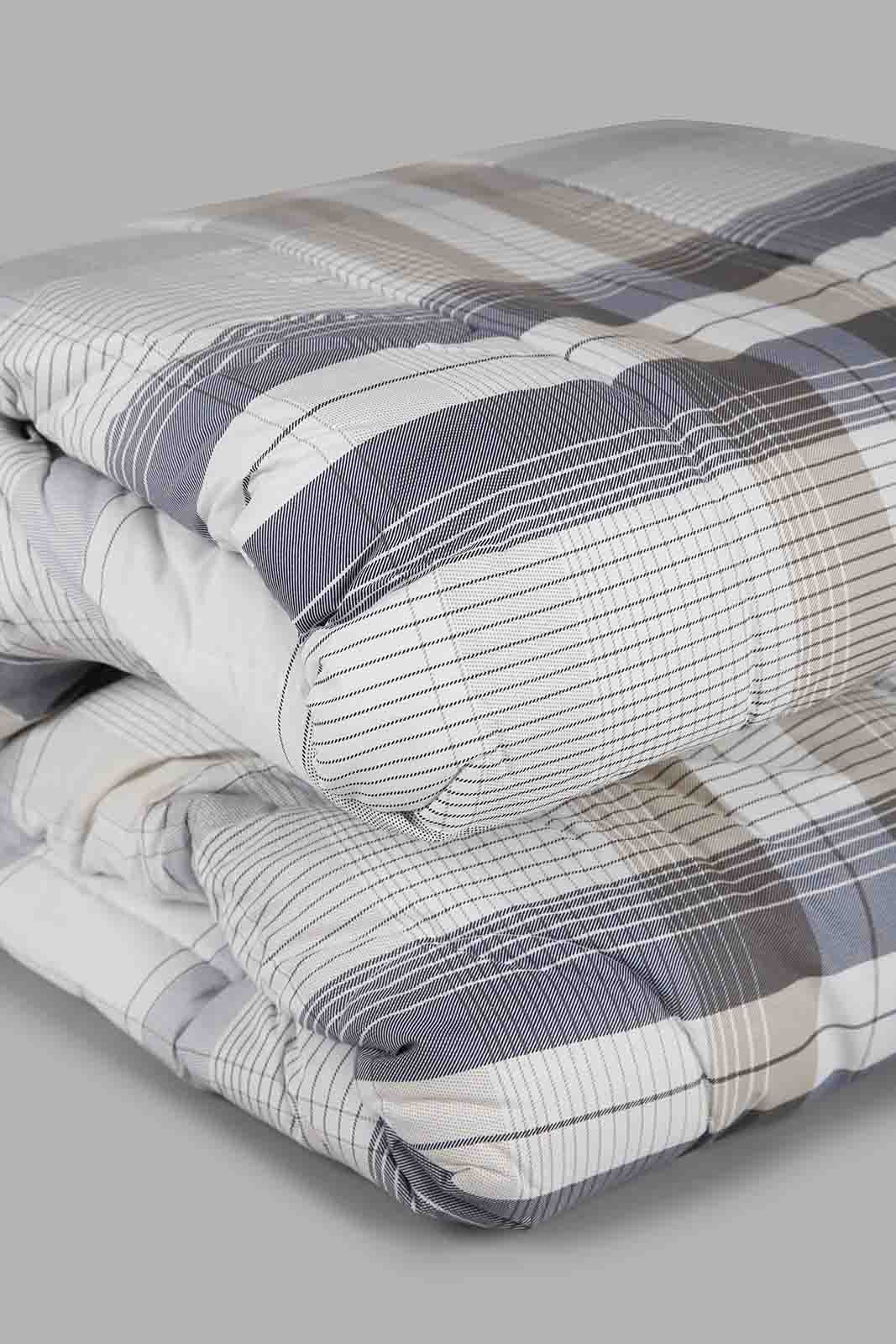 Redtag-Assorted-4-Piece-Comforter-Set-(Double-Size)-365,-Category:Comforters,-Colour:Assorted,-Deals:New-In,-Filter:Home-Bedroom,-HMW-BED-Comforters,-New-In-HMW-BED,-Non-Sale,-Section:Homewares-Home-Bedroom-