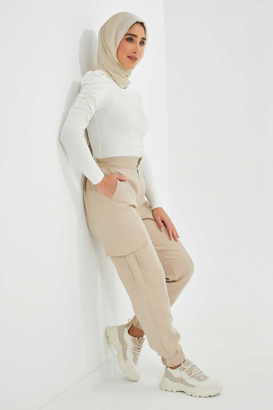 Beige Jogger With Cargo Pockets