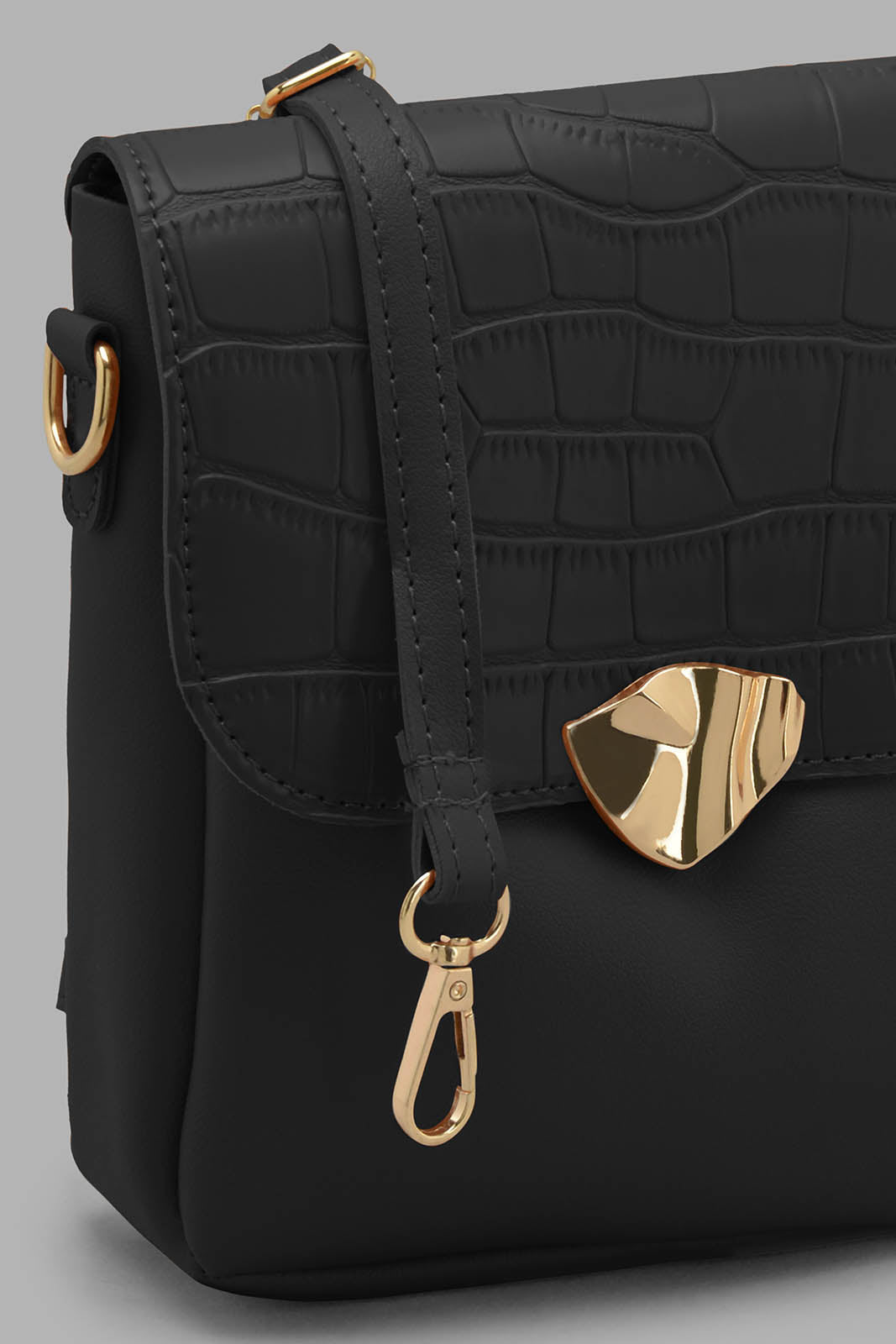 Redtag-Black-Mobile-Pouch-Category:Bags,-Colour:Black,-Filter:Women's-Accessories,-New-In,-New-In-Women-ACC,-Non-Sale,-Section:Women,-W22O,-Women-Bags-Women-