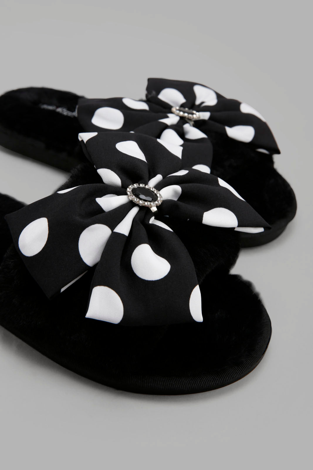 Redtag-Black-Slipper-With-Bow-Trim-Category:Slippers,-Colour:Black,-Deals:New-In,-Filter:Women's-Footwear,-New-In-Women-FOO,-Non-Sale,-Section:Women,-W22A,-Women-Slippers-Women's-