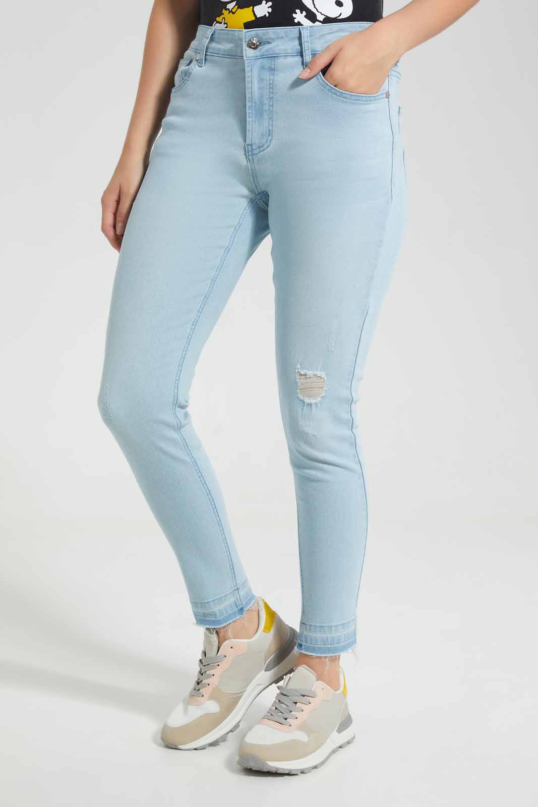 Redtag-Light-Wash-Skinny-Low-Waist-Jeans-Category:Jeans,-Colour:Light-Wash,-Deals:New-In,-Filter:Women's-Clothing,-FIT-WALL-(FTW),-New-In-Women-APL,-Non-Sale,-Section:Women,-W22O,-Women-Jeans-Women's-