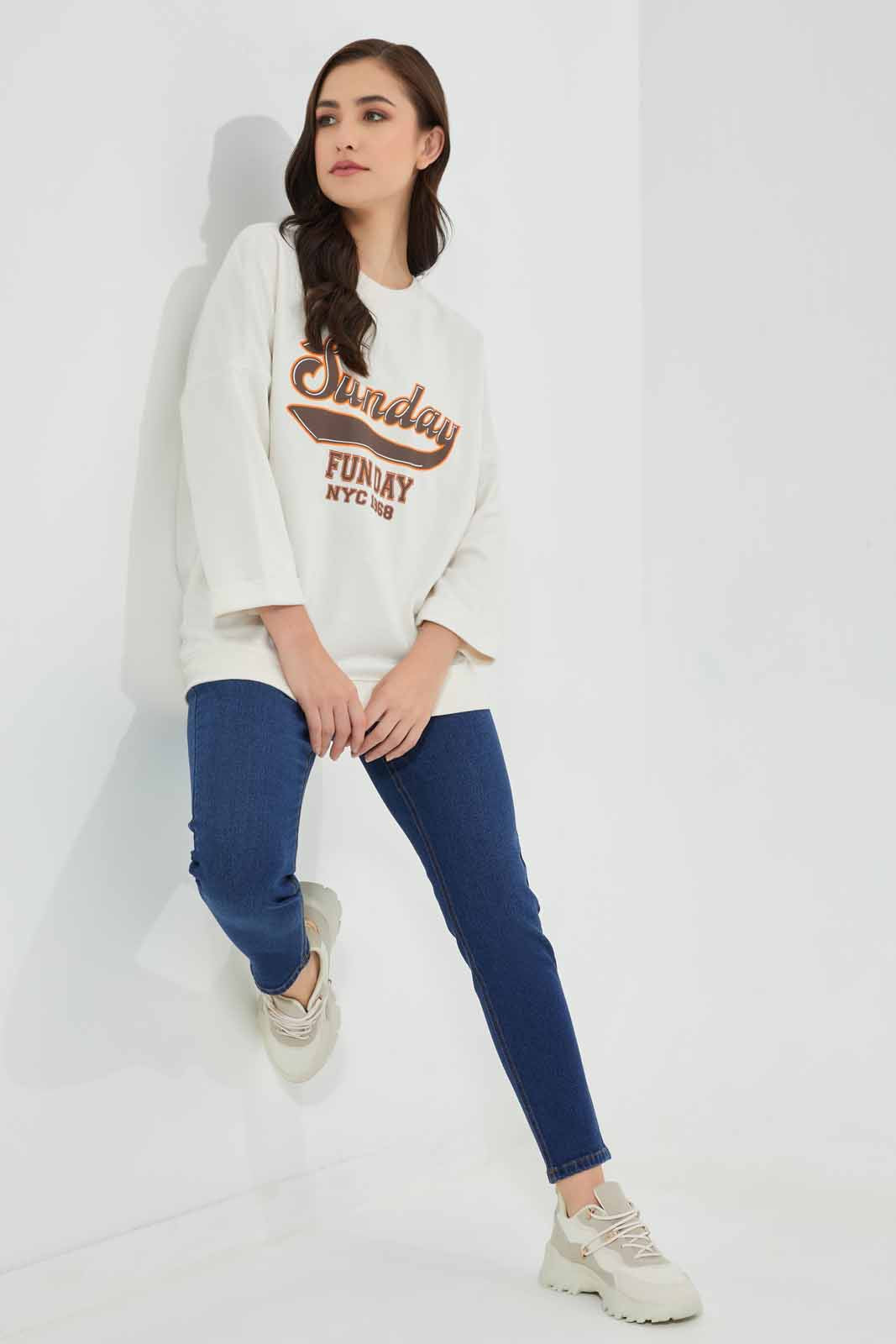 Redtag-Light-Wash-Mid-Waist-Slim-Fit-Jeans-Category:Jeans,-Colour:Light-Wash,-Deals:New-In,-Filter:Women's-Clothing,-FIT-WALL-(FTW),-New-In-Women-APL,-Non-Sale,-Section:Women,-W22O,-Women-Jeans-Women's-