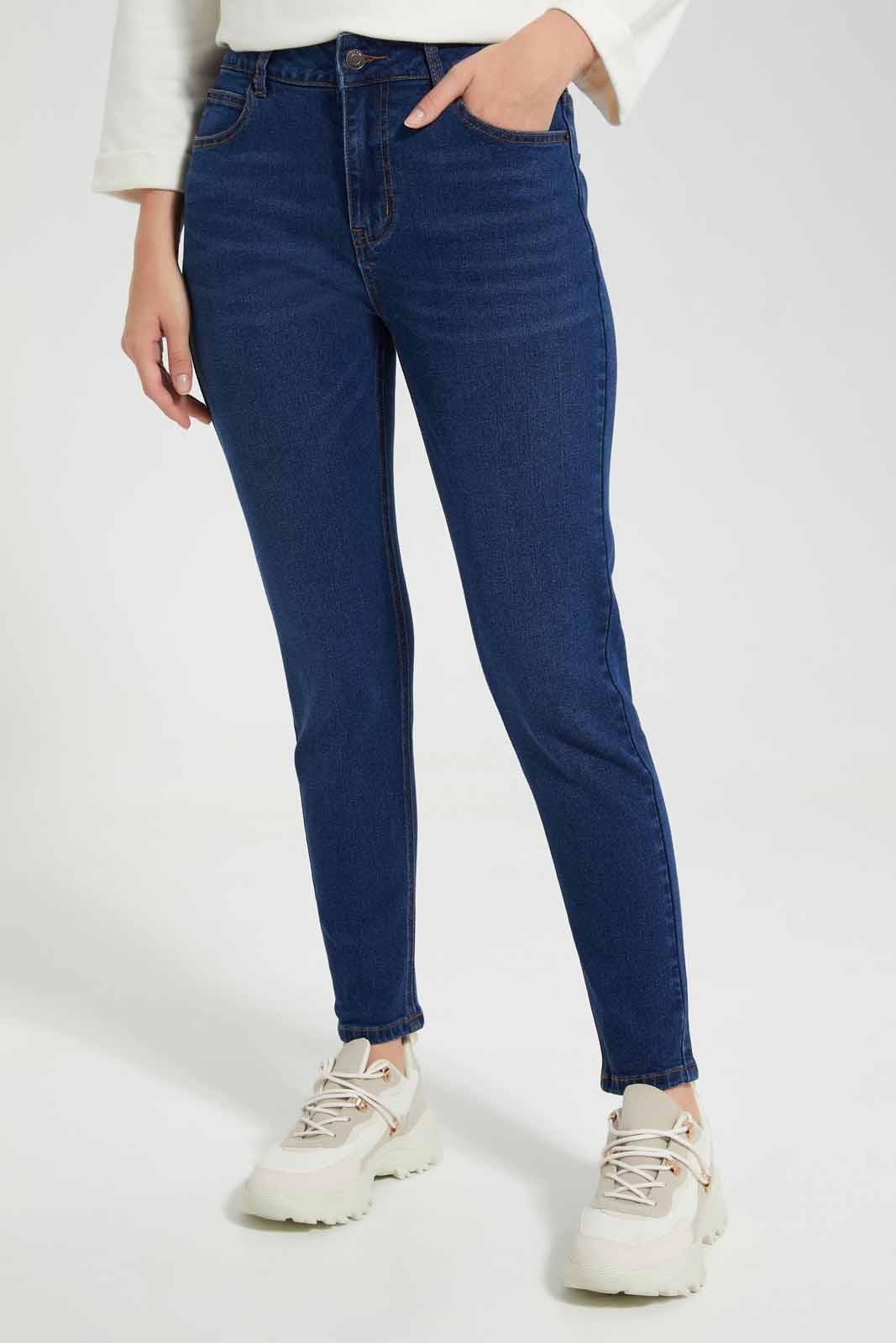 Redtag-Light-Wash-Mid-Waist-Slim-Fit-Jeans-Category:Jeans,-Colour:Light-Wash,-Deals:New-In,-Filter:Women's-Clothing,-FIT-WALL-(FTW),-New-In-Women-APL,-Non-Sale,-Section:Women,-W22O,-Women-Jeans-Women's-