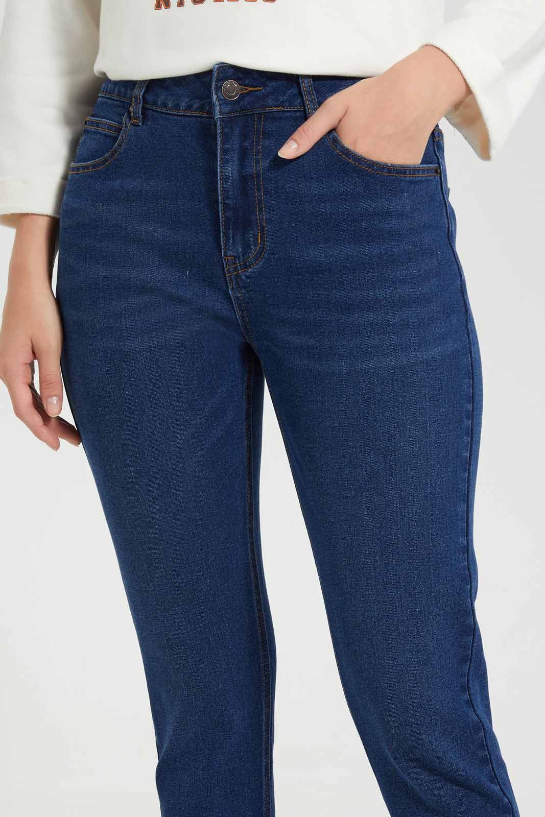 Redtag-Light-Wash-Mid-Waist-Slim-Fit-Jeans-Category:Jeans,-Colour:Light-Wash,-Deals:New-In,-Filter:Women's-Clothing,-FIT-WALL-(FTW),-New-In-Women-APL,-Non-Sale,-Section:Women,-W22O,-Women-Jeans-Women's-