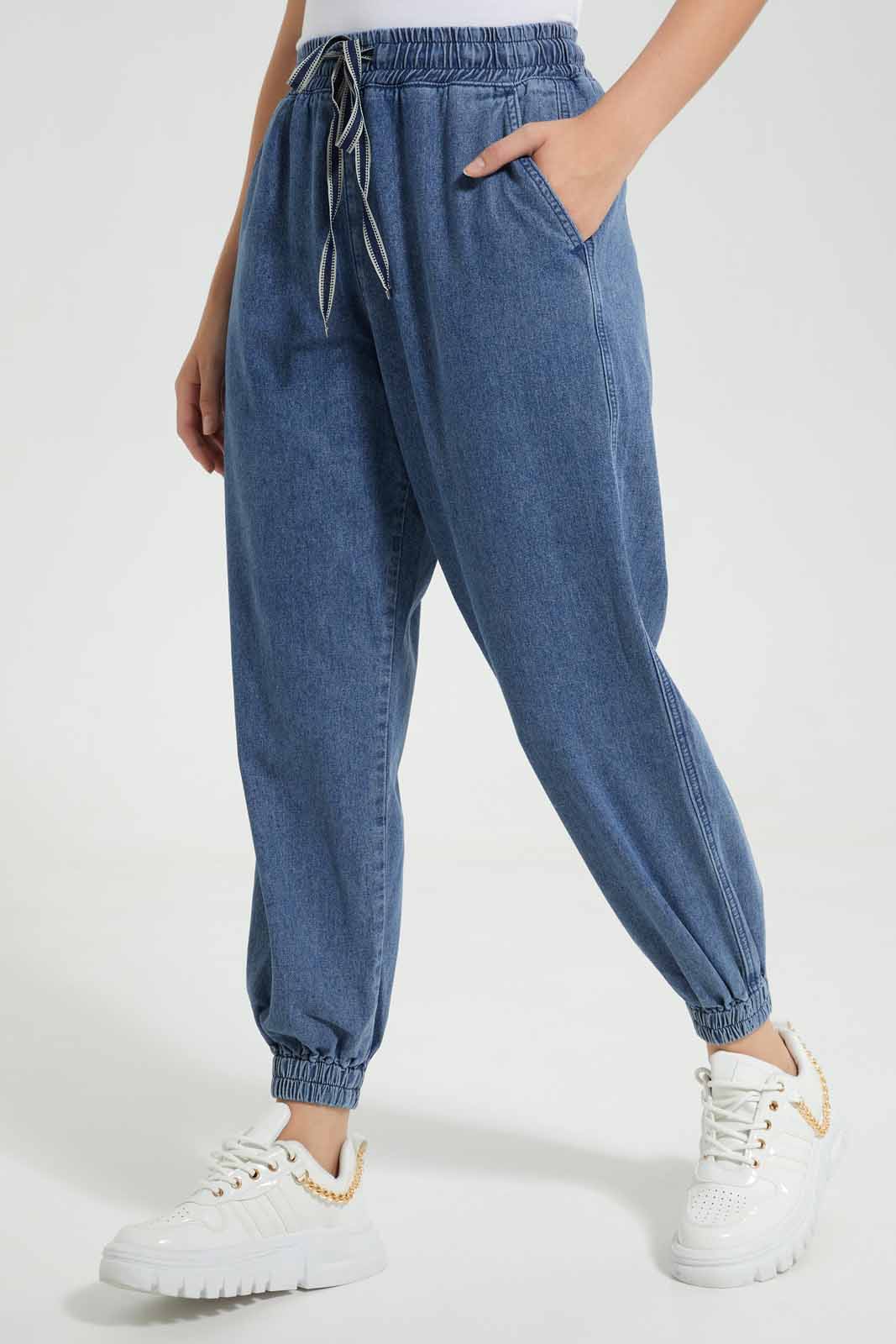 Redtag-Light-Wash-Jogger-With-Drowchord-Category:Jeans,-Colour:Light-Wash,-Deals:New-In,-Filter:Women's-Clothing,-New-In-Women-APL,-Non-Sale,-Section:Women,-TBL,-W22O,-Women-Jeans-Women's-