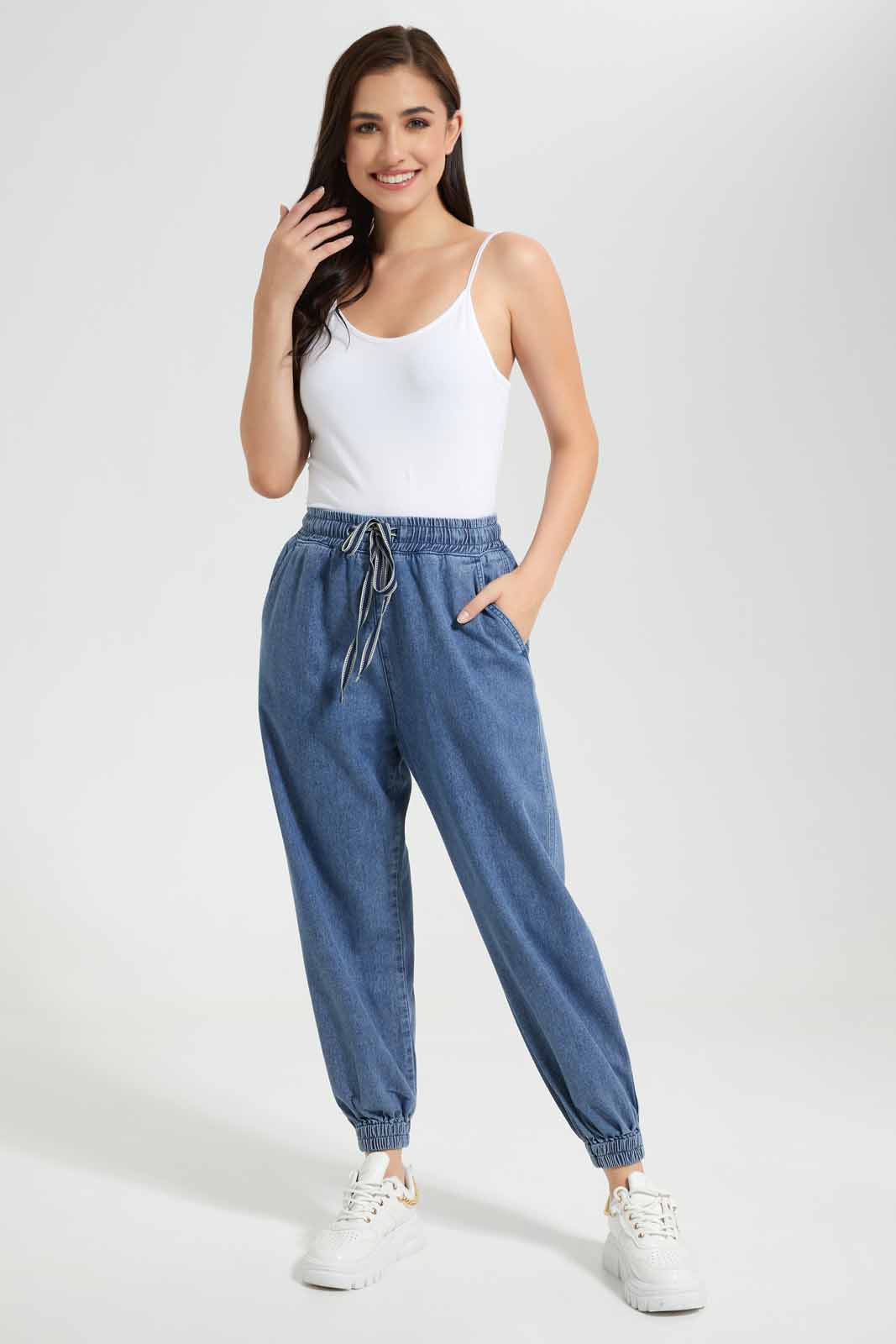 Redtag-Light-Wash-Jogger-With-Drowchord-Category:Jeans,-Colour:Light-Wash,-Deals:New-In,-Filter:Women's-Clothing,-New-In-Women-APL,-Non-Sale,-Section:Women,-TBL,-W22O,-Women-Jeans-Women's-
