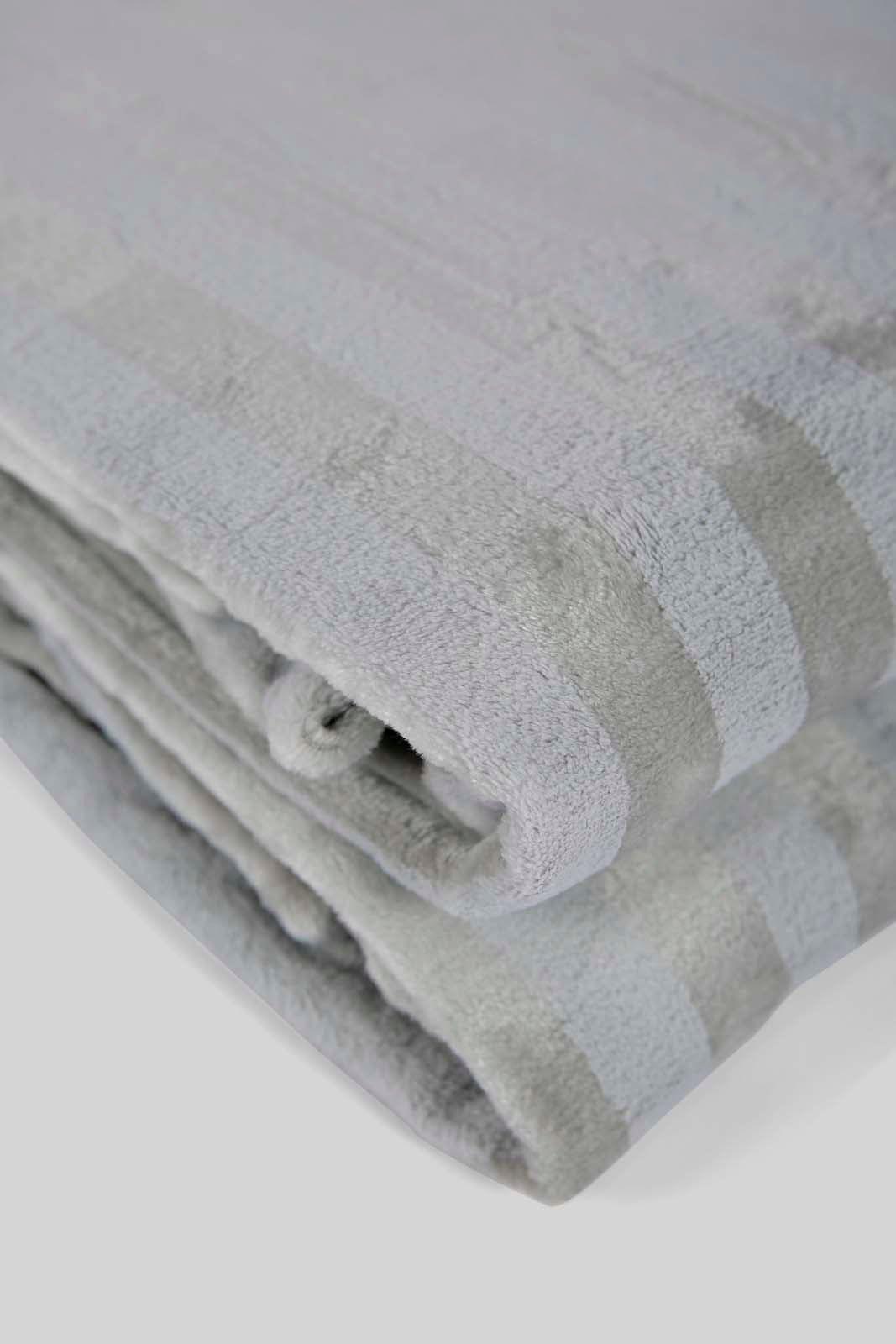 Redtag-Grey-Ultra-Soft-Blanket-(Single-Size)-Category:Blankets,-Colour:Grey,-Deals:New-In,-Dept:Home,-Filter:Home-Bedroom,-HMW-BED-Blankets,-New-In-HMW-BED,-Non-Sale,-Section:Homewares,-W22A-Home-Bedroom-