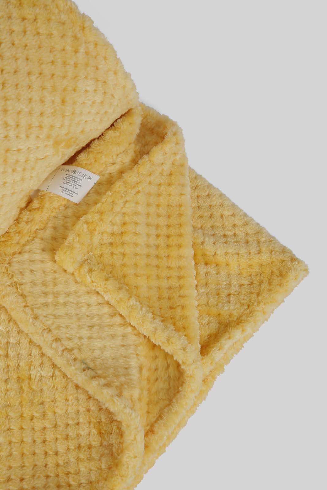 Redtag-Yellow-Ultra-Soft-Blanket-(Single-Size)-Category:Blankets,-Colour:Yellow,-Deals:New-In,-Dept:Home,-Filter:Home-Bedroom,-HMW-BED-Blankets,-New-In-HMW-BED,-Non-Sale,-Section:Homewares,-W22A-Home-Bedroom-