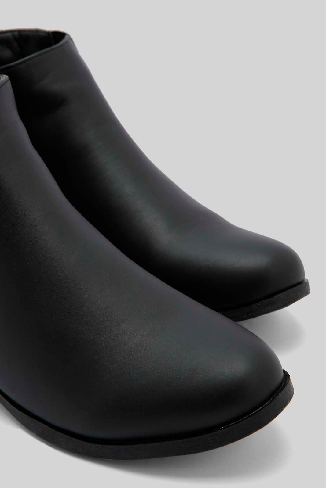 Redtag-Black-Ankle-Boot-Category:Boots,-Colour:Black,-Deals:New-In,-Dept:Ladieswear,-Filter:Women's-Footwear,-New-In-Women-FOO,-Non-Sale,-Section:Women,-W22B,-Women-Boots-Women's-