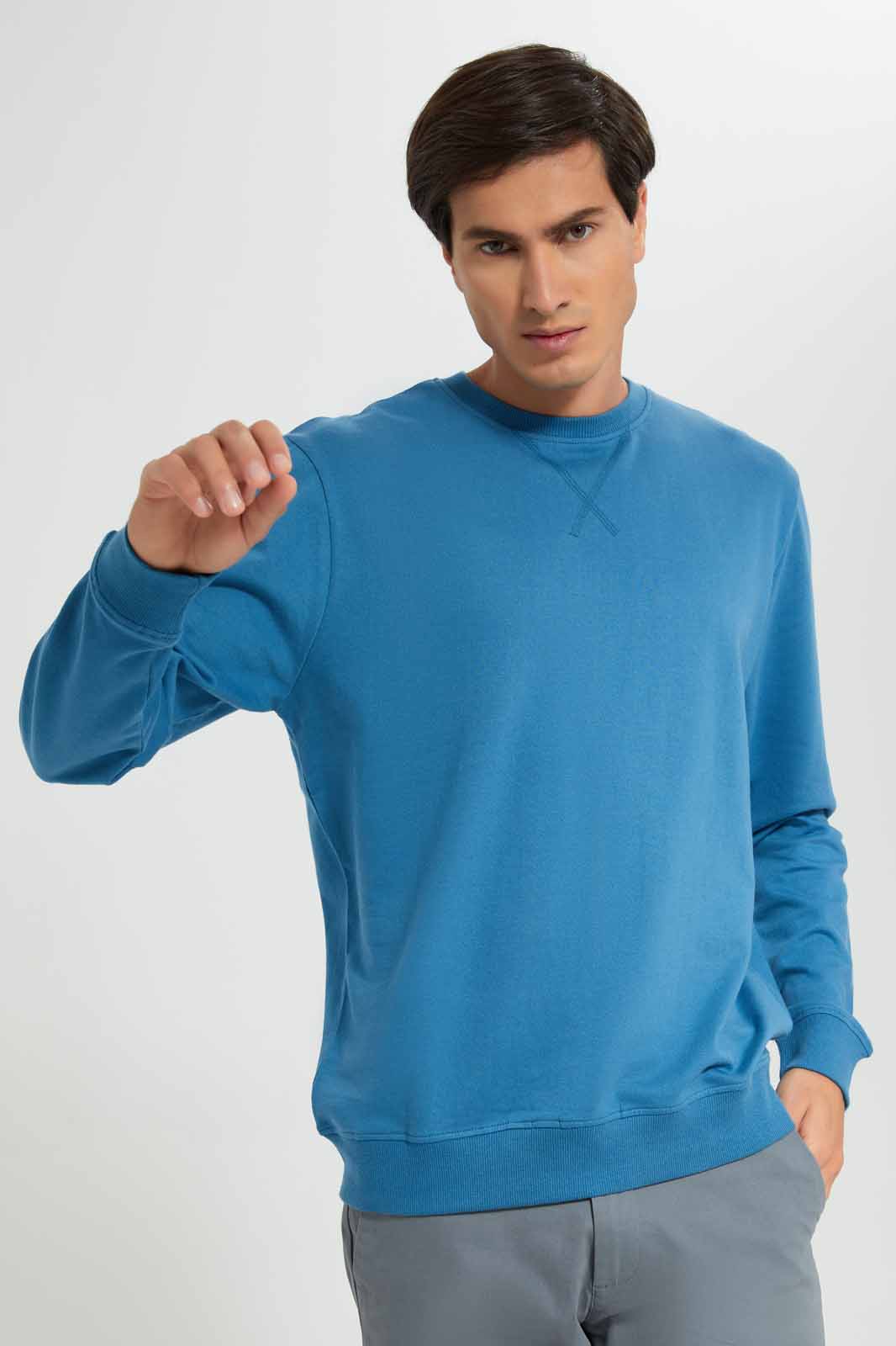 Redtag-Blue-Crew-Neck-Sweatshirt-Category:Sweatshirts,-Colour:Blue,-Deals:New-In,-Filter:Men's-Clothing,-Men-Sweatshirts,-New-In-Men-APL,-Non-Sale,-Section:Men,-TBL,-W22A-Men's-