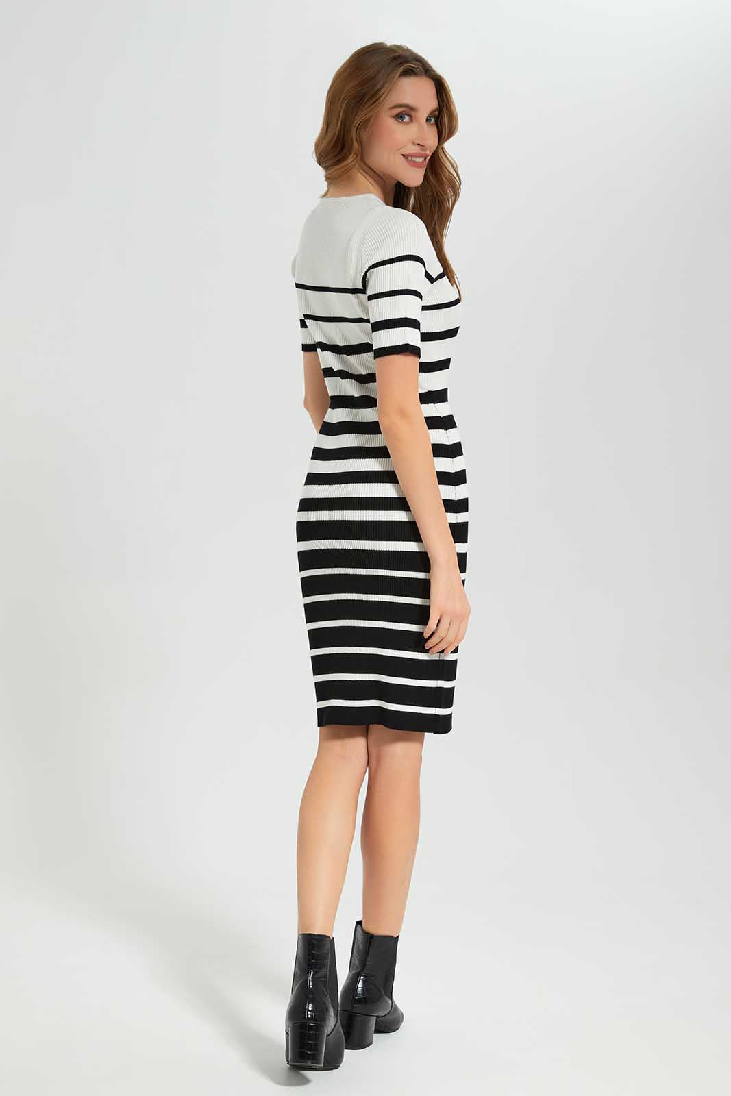Redtag-White-/-Black-Short-Sleeve-Knitted-DRS-Category:Dresses,-Colour:White,-Deals:New-In,-Filter:Women's-Clothing,-LEC,-LEC-Dresses,-NDAY,-New-In-LEC-APL,-Non-Sale,-Section:Women,-W22B-Women's-