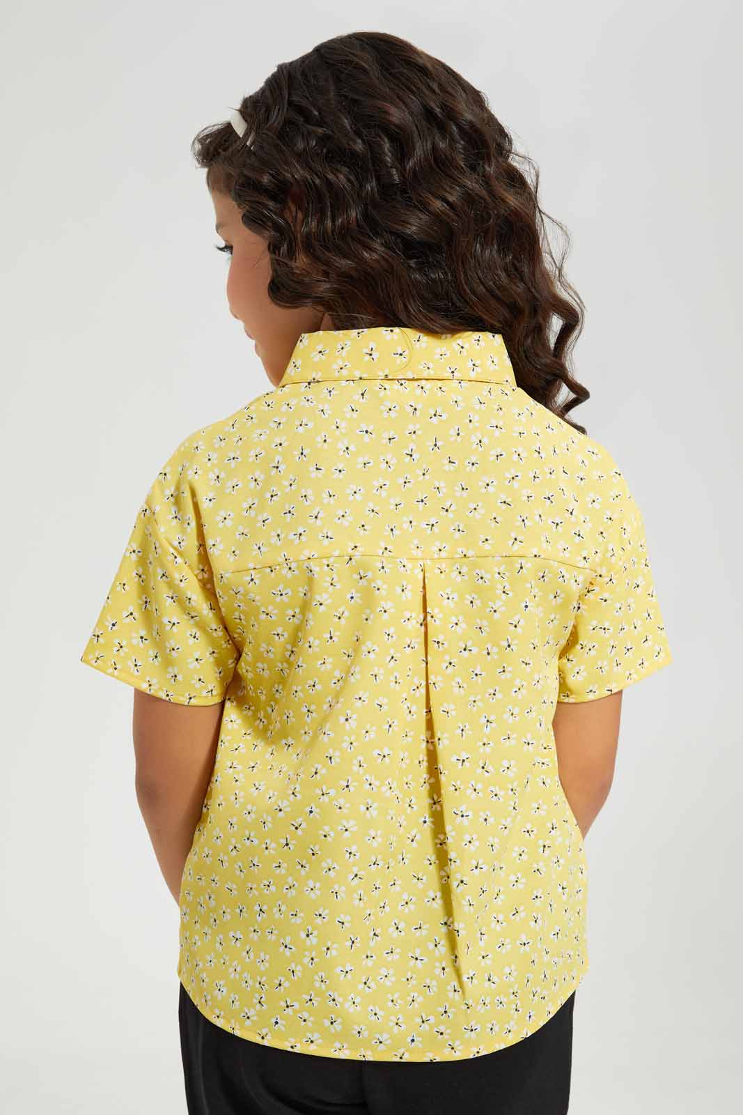 Redtag-Yellow-Knitted-Blouse-Category:Blouses,-Colour:Yellow,-Deals:New-In,-Filter:Girls-(2-to-8-Yrs),-GIR-Blouses,-New-In-GIR-APL,-Non-Sale,-Section:Girls-(0-to-14Yrs),-W22O-Girls-2 to 8 Years
