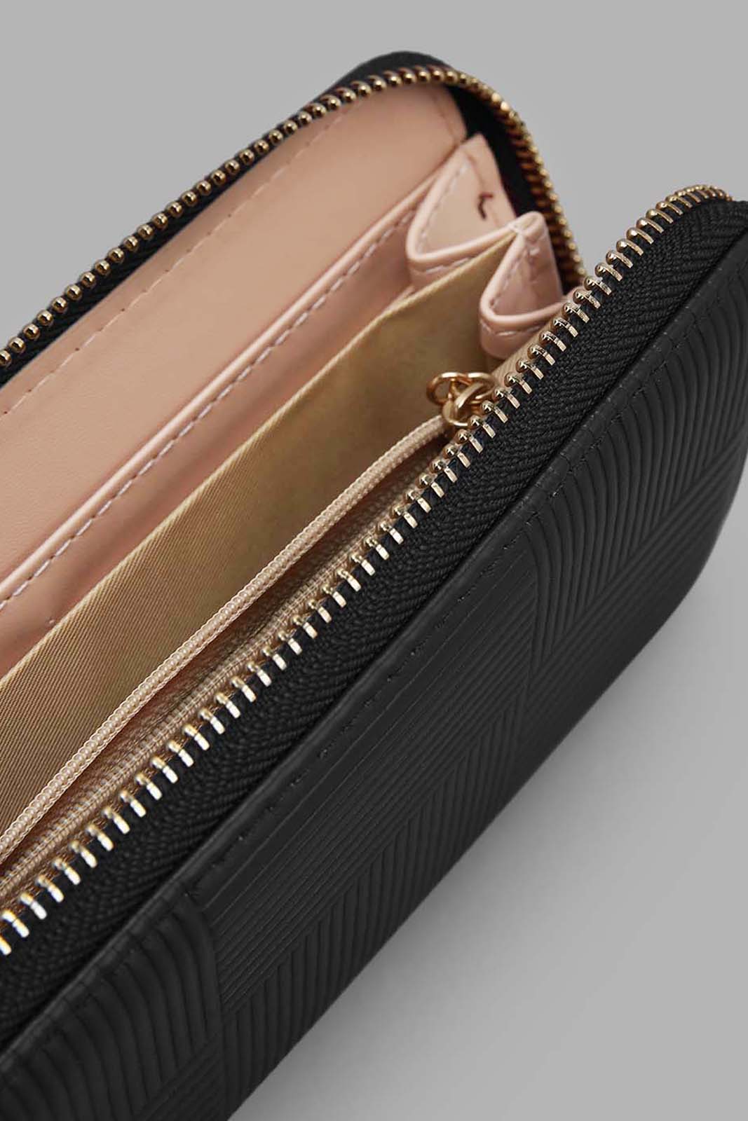Redtag-Black-Purse-Category:Bags,-Colour:Black,-Filter:Women's-Accessories,-New-In,-New-In-Women-ACC,-Non-Sale,-Section:Women,-W22O,-Women-Bags-Women-