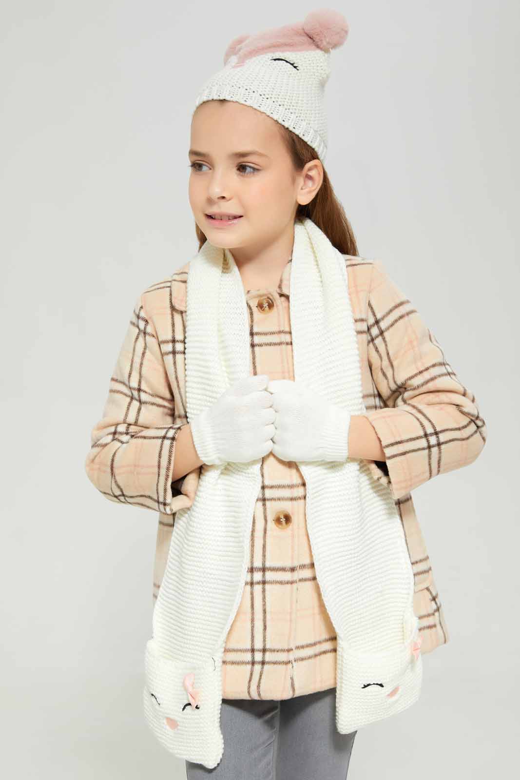 Girls Pink And White Embellished Knitted Set (3 Piece)