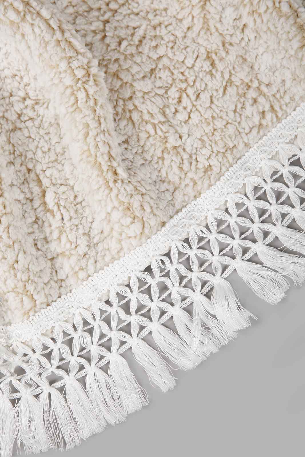 Redtag-Ivory-Fur-Sherpa-Throw-With-Lace-Fringe-Category:Throws,-Colour:Ivory,-Deals:New-In,-Filter:Home-Bedroom,-HMW-BED-Throws,-New-In-HMW-BED,-Non-Sale,-Section:Homewares,-W22A-Home-Bedroom-