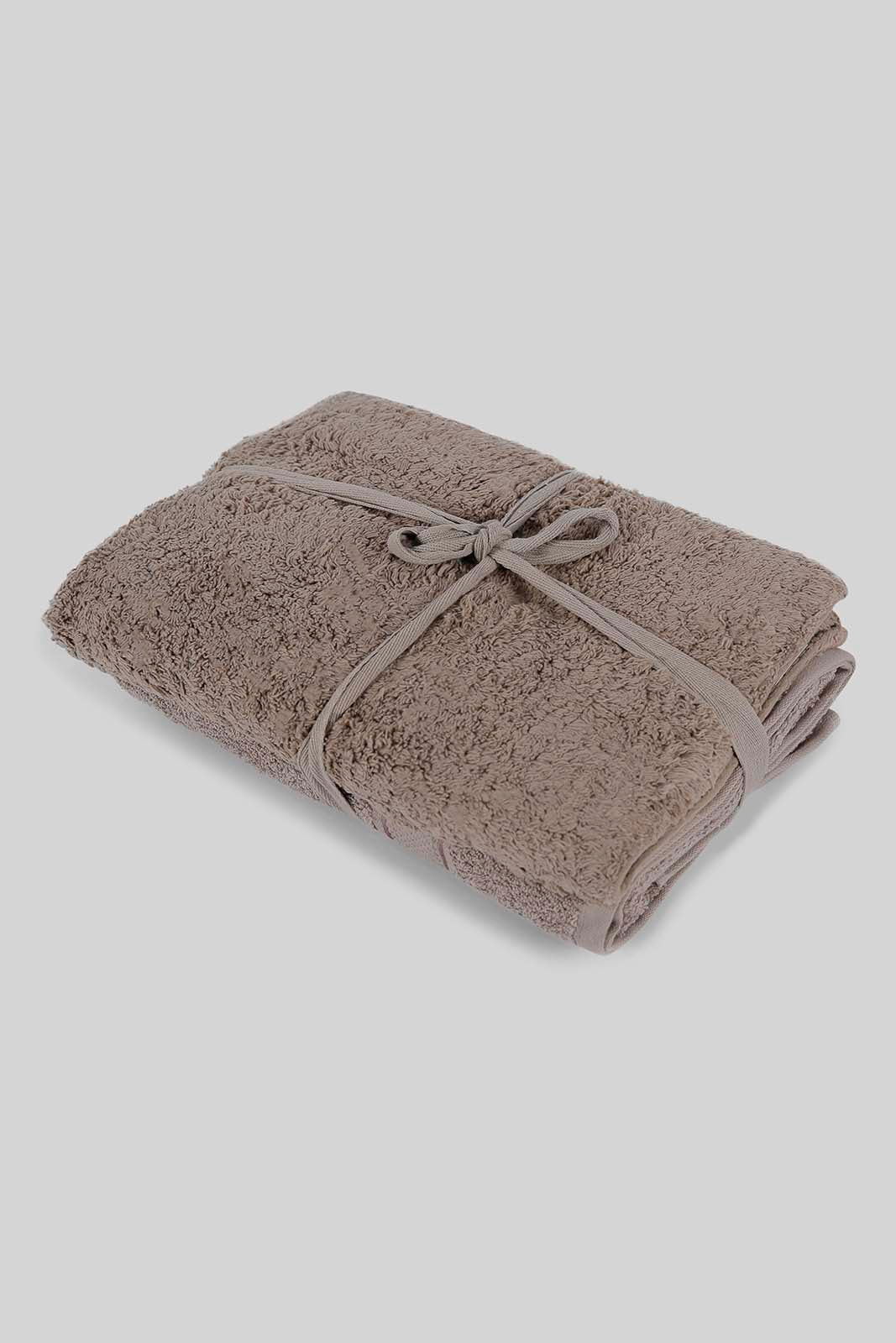 Redtag-Towels-&-Bathmat-Set-(4-Piece)-Category:Towels,-Colour:Beige,-Deals:New-In,-Dept:Home,-Filter:Home-Bathroom,-HMW-BAC-Towels,-New-In-HMW-BAC,-Non-Sale,-Section:Homewares,-W22B-Home-Bathroom-