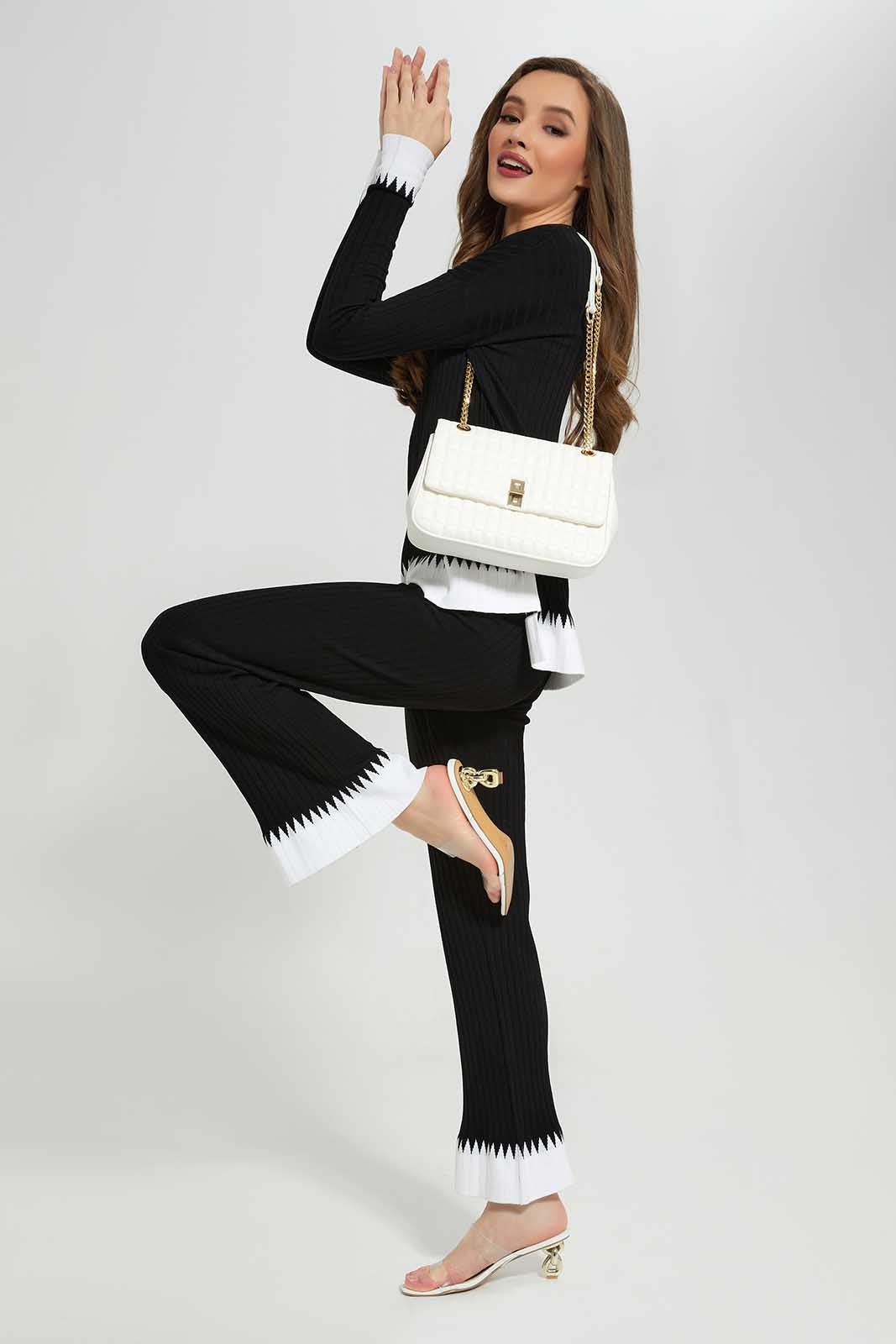 Redtag-White-sweater-Loose-Top-With-Border-Category:Pullovers,-Colour:Black,-Deals:New-In,-Dept:Ladieswear,-Filter:Women's-Clothing,-LDC,-LDC-Pullovers,-New-In-LDC-APL,-Non-Sale,-Section:Women,-TBL,-W22B-Women's-