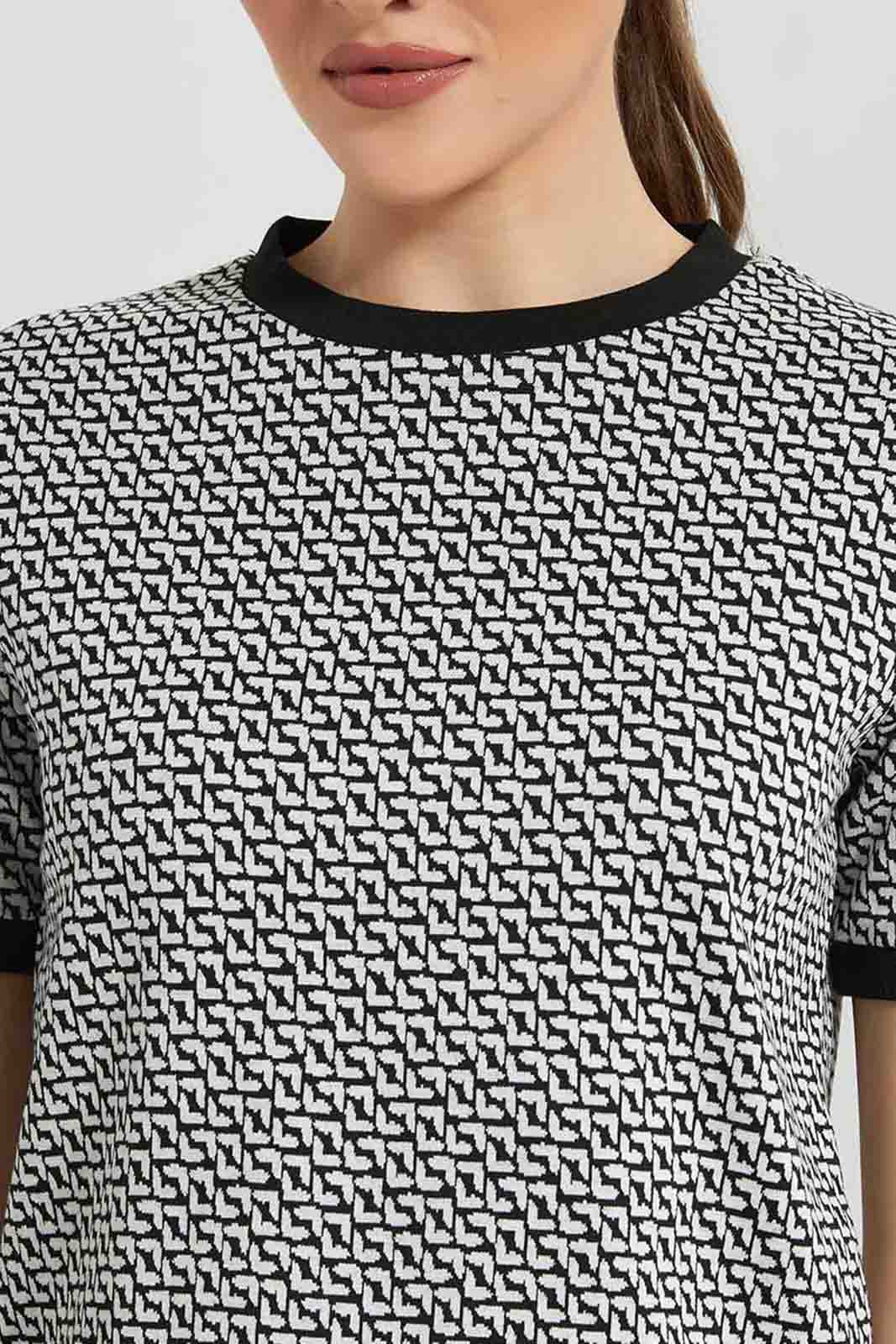 Redtag-BLACK-Printed-Top-Category:T-Shirts,-Colour:Black,-Deals:New-In,-Filter:Women's-Clothing,-LDC,-LDC-T-Shirts,-New-In-LDC-APL,-Non-Sale,-Section:Women,-TBL,-W22B-Women's-