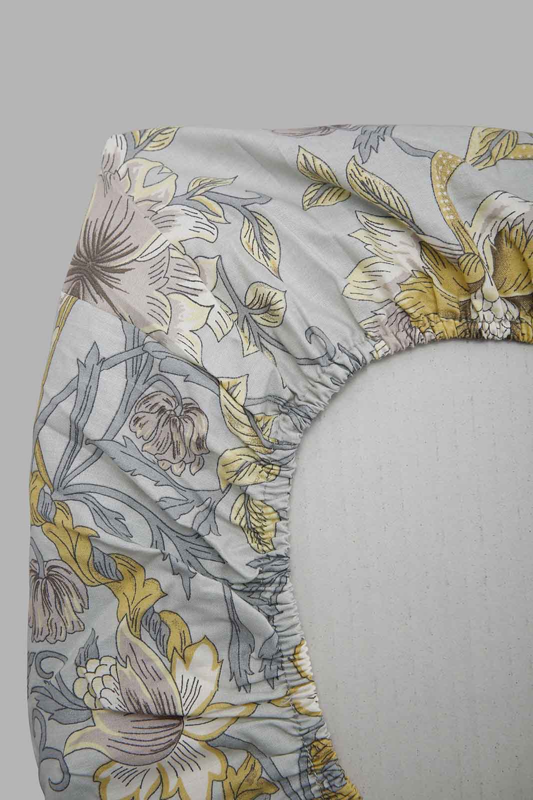 Redtag-Green-Floral-Printed-Fitted-Sheet-(Single-Size)-Category:Fitted-Sheets,-Colour:Green,-Deals:New-In,-Filter:Home-Bedroom,-HMW-BED-Fitted-Sheets,-New-In-HMW-BED,-Non-Sale,-Section:Homewares,-W22B-Home-Bedroom-