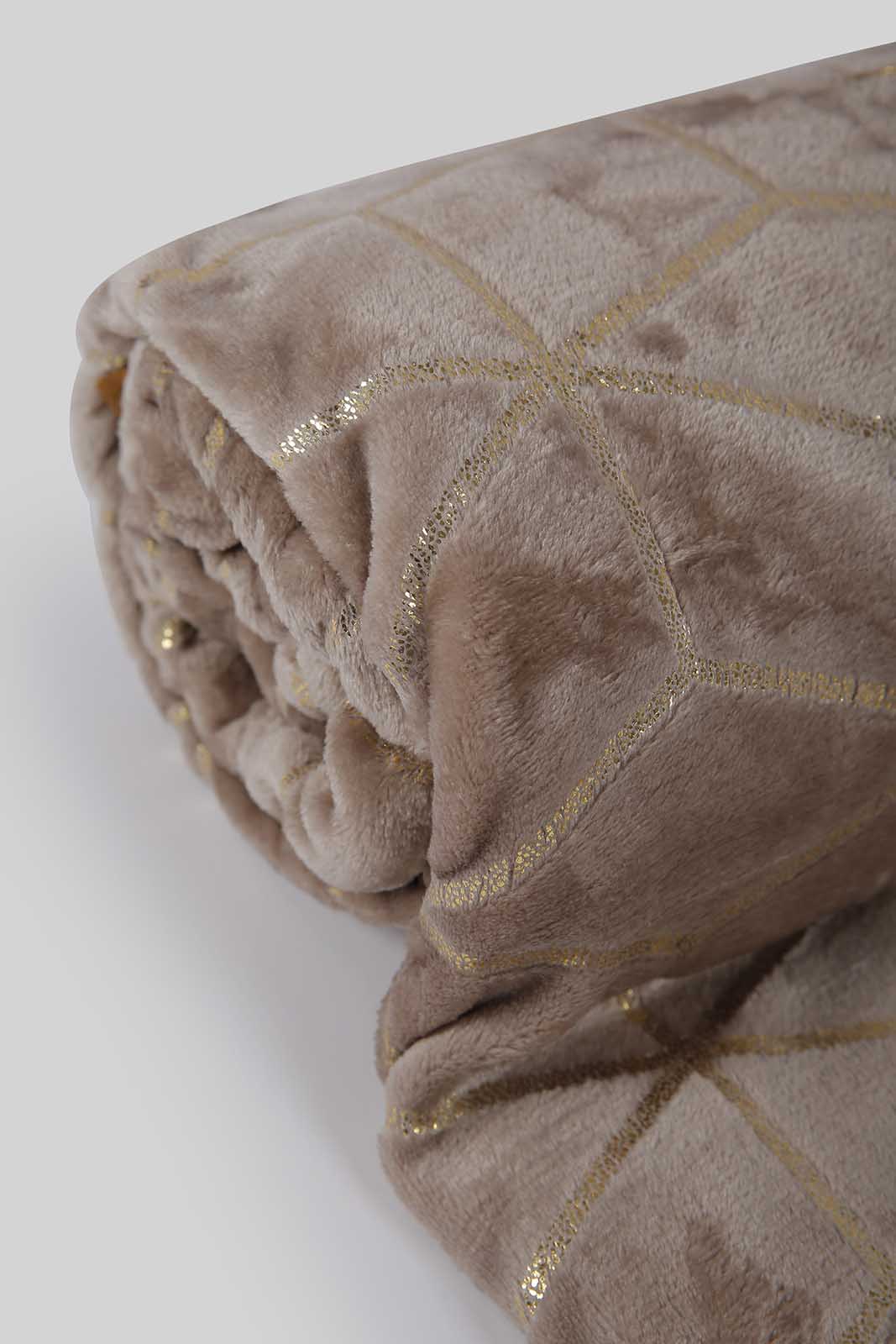 Redtag-Beige-Foil-Spray-Blanket-(Single-Size)-Category:Blankets,-Colour:Beige,-Deals:New-In,-Filter:Home-Bedroom,-HMW-BED-Blankets,-New-In-HMW-BED,-Non-Sale,-Section:Homewares,-W22B-Home-Bedroom-