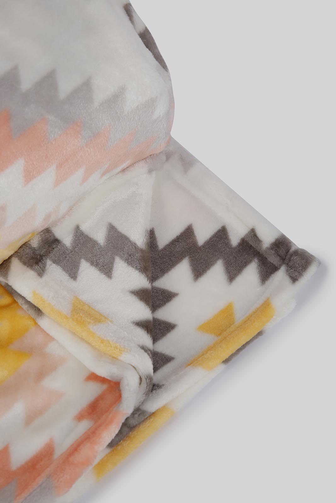 Redtag-White-Printed-Geometric-Blanket-(Single-Size)-Category:Blankets,-Colour:White,-Deals:New-In,-Filter:Home-Bedroom,-HMW-BED-Blankets,-New-In-HMW-BED,-Non-Sale,-Section:Homewares,-W22B-Home-Bedroom-