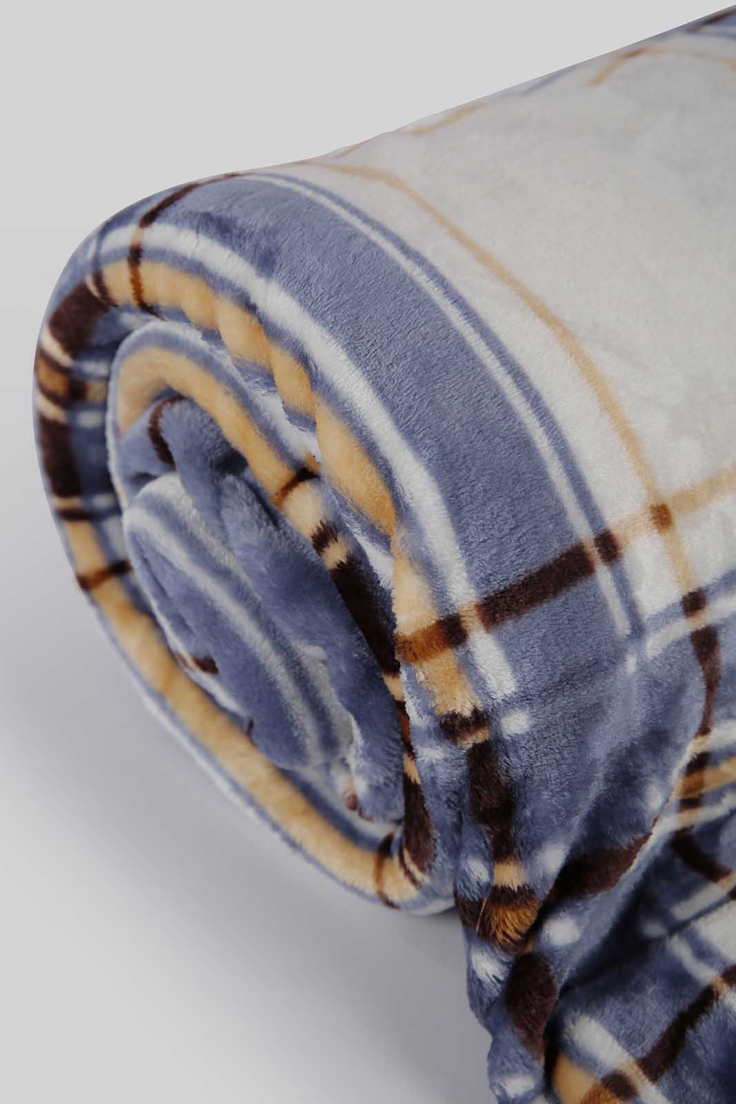 Redtag-White/Blue-Printed-Checks-Blanket-(Double-Size)-Category:Blankets,-Colour:White,-Deals:New-In,-Filter:Home-Bedroom,-HMW-BED-Blankets,-New-In-HMW-BED,-Non-Sale,-Section:Homewares,-W22B-Home-Bedroom-