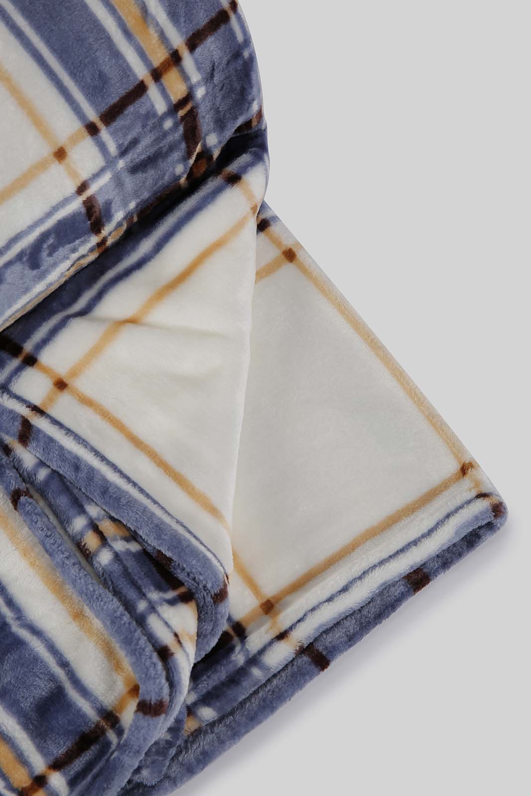 Redtag-White/Blue-Printed-Checks-Blanket-(Double-Size)-Category:Blankets,-Colour:White,-Deals:New-In,-Filter:Home-Bedroom,-HMW-BED-Blankets,-New-In-HMW-BED,-Non-Sale,-Section:Homewares,-W22B-Home-Bedroom-