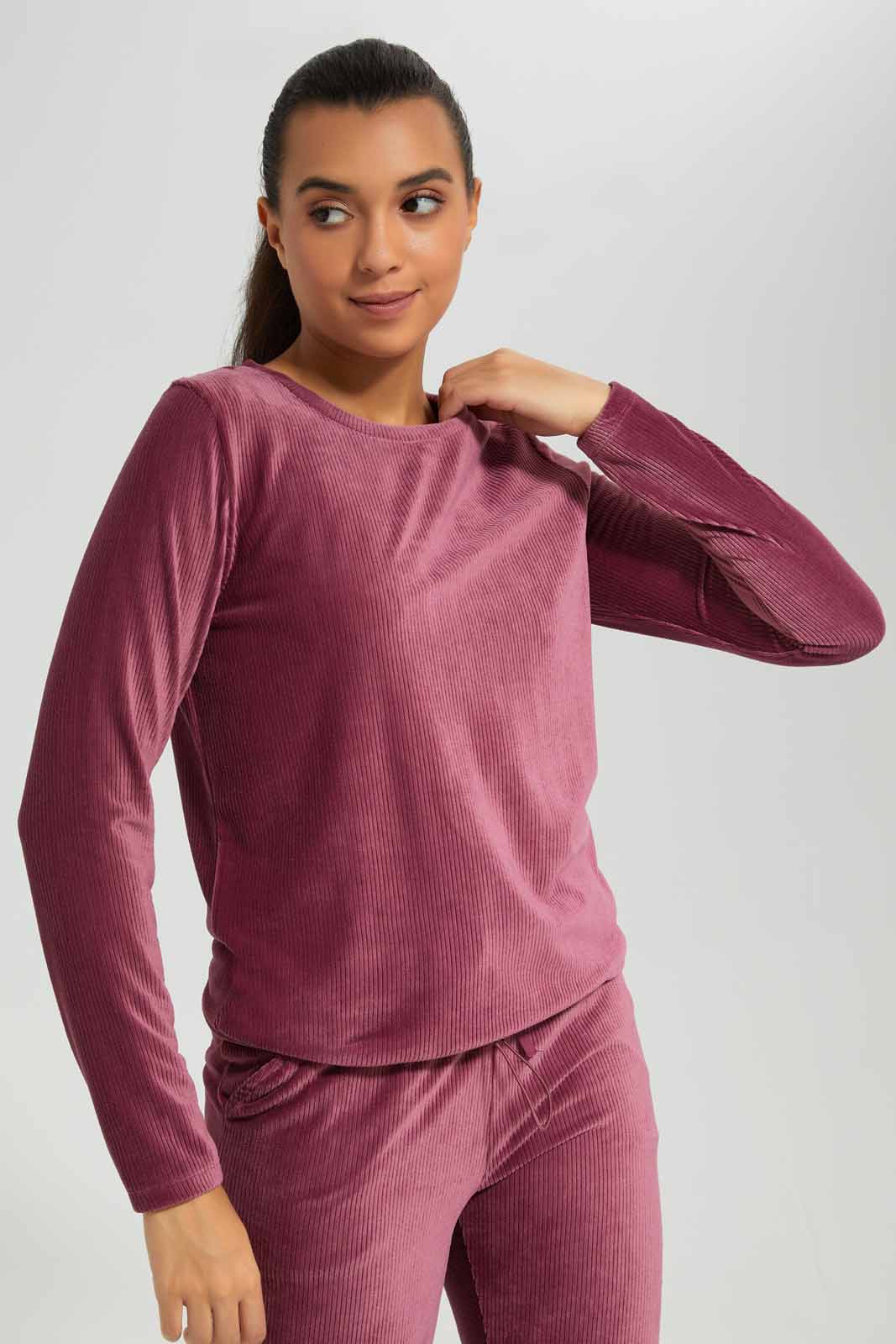 Redtag-Pale-Pink-Round-Neck-L/S-Velour-Sweatshirt-Category:Sweatshirts,-Colour:Apricot,-Deals:New-In,-Filter:Women's-Clothing,-New-In-Women-APL,-Non-Sale,-Section:Women,-TBL,-W22A,-Women-Sweatshirts-Women's-