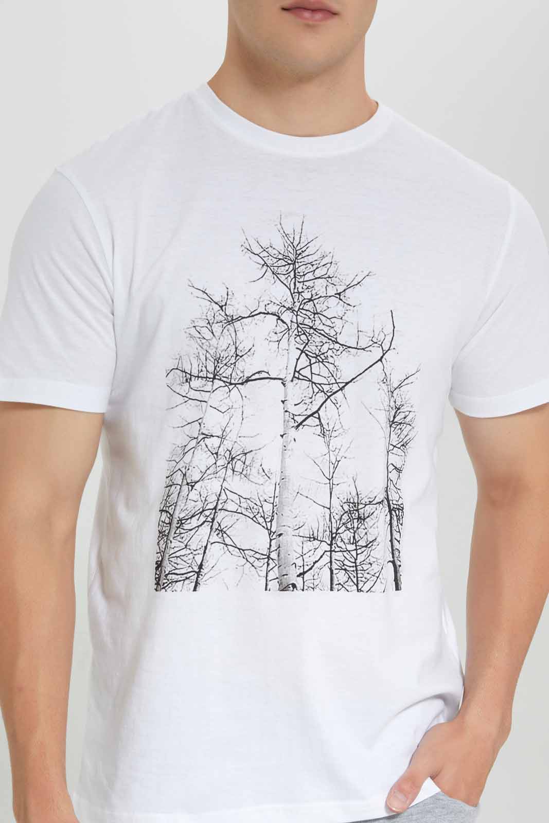 Redtag-WHITE-Graphic-T-Shirt-Category:T-Shirts,-Colour:White,-Deals:New-In,-Filter:Men's-Clothing,-Men-T-Shirts,-NDAY,-New-In-Men-APL,-Non-Sale,-Section:Men,-TBL,-W22B-Men's-
