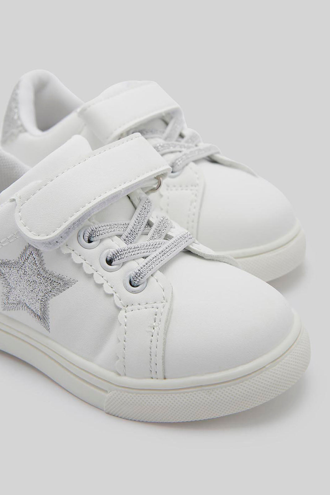 Redtag-White-Star-Trim-Sneaker-Category:Trainers,-Colour:White,-Deals:New-In,-Dept:Girls,-Filter:Girls-Footwear-(3-to-5-Yrs),-GIR-Trainers,-New-In-GIR-FOO,-Non-Sale,-Section:Girls-(0-to-14Yrs),-W22B-Girls-3 to 5 Years