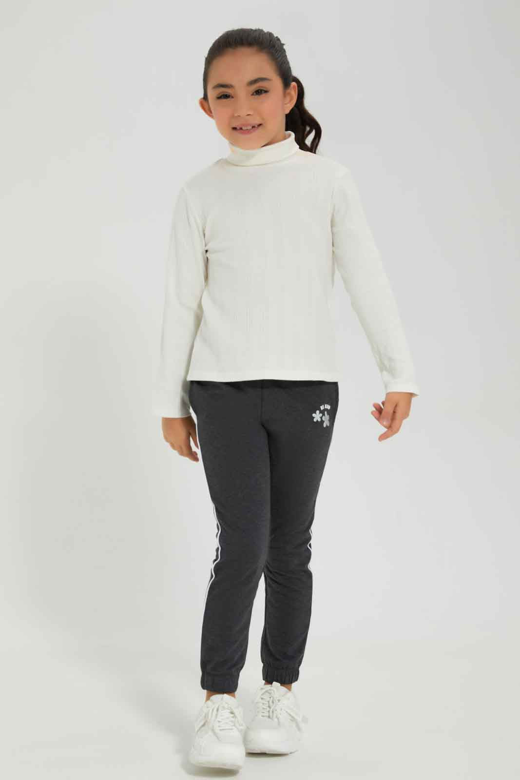 Redtag-Girls-Green-Active-Pant-Category:Joggers,-Colour:Green,-Deals:New-In,-Dept:Girls,-Filter:Girls-(2-to-8-Yrs),-GIR-Joggers,-New-In-GIR-APL,-Non-Sale,-Section:Girls-(0-to-14Yrs),-W22A-Girls-2 to 8 Years