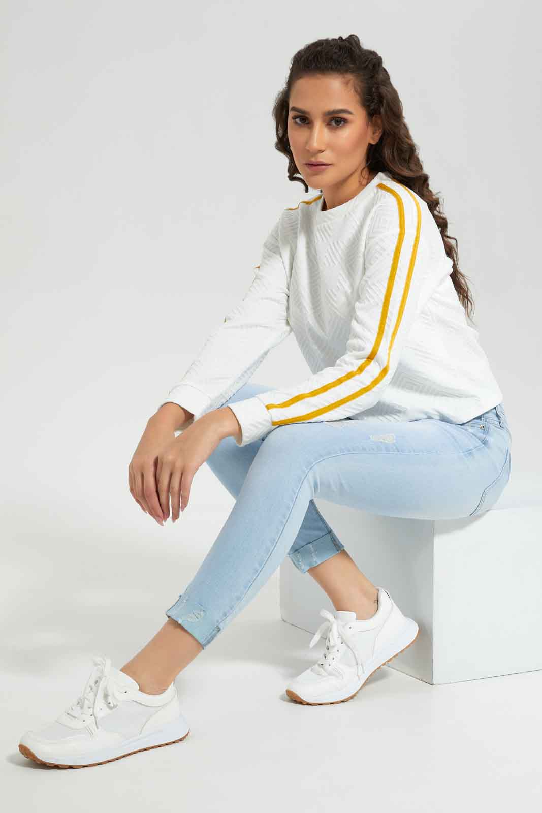 Redtag-Women-Light-Wash-Skinny-Low-Waist-Jeans-Category:Jeans,-Colour:Light-Wash,-Deals:New-In,-Filter:Women's-Clothing,-FIT-WALL-(FTW),-New-In-Women-APL,-Non-Sale,-Section:Women,-W22B,-Women-Jeans-Women's-