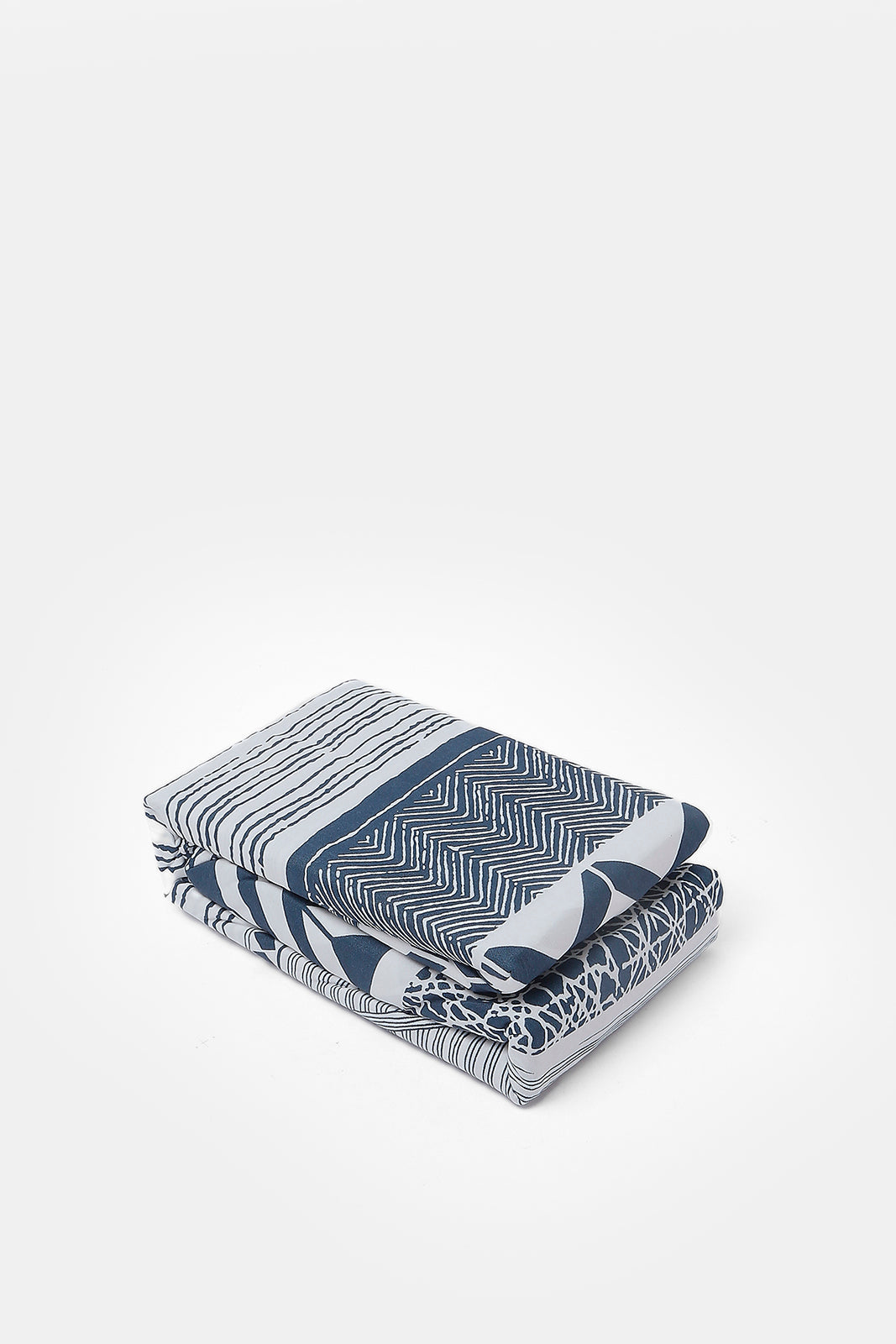 Redtag-White-And-Blue-Printed-Fitted-Sheet-(King-Size)-365,-Category:Fitted-Sheets,-Colour:Blue,-Colour:White,-Deals:2-FOR-37,-Deals:New-In,-Dept:Home,-Filter:Home-Bedroom,-HMW-BED-Fitted-Sheets,-New-In-HMW-BED,-Non-Sale,-Section:Homewares-Home-Bedroom-