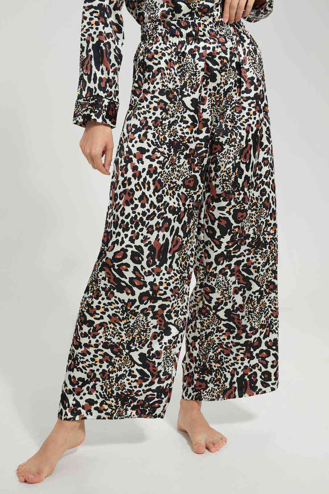 Redtag-Women-White-Satin-Aop-Pjs-With-Headband-Category:Pyjama-Sets,-Colour:White,-Deals:New-In,-Filter:Women's-Clothing,-New-In-Women-APL,-Non-Sale,-Section:Women,-W22A,-Women-Pyjama-Sets--