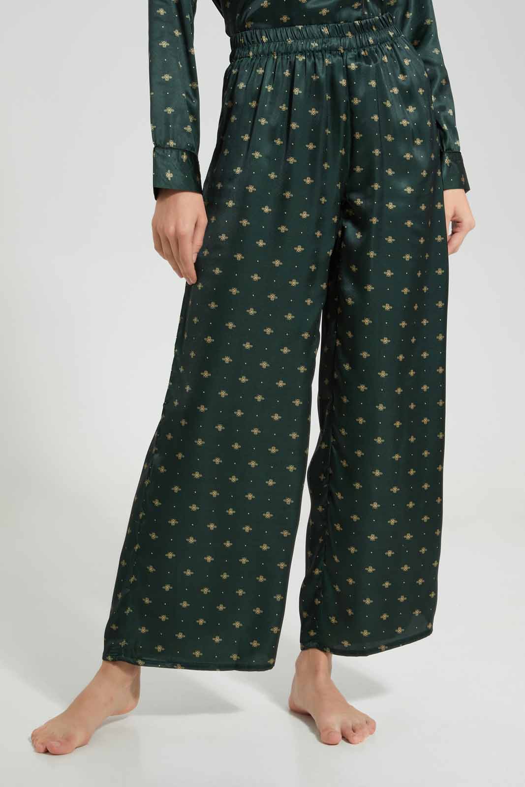 Redtag-Women-Green-Satin-Aop-Pjs-With-Headband-Category:Pyjama-Sets,-Colour:Green,-Deals:New-In,-Filter:Women's-Clothing,-New-In-Women-APL,-Non-Sale,-Section:Women,-W22A,-Women-Pyjama-Sets--