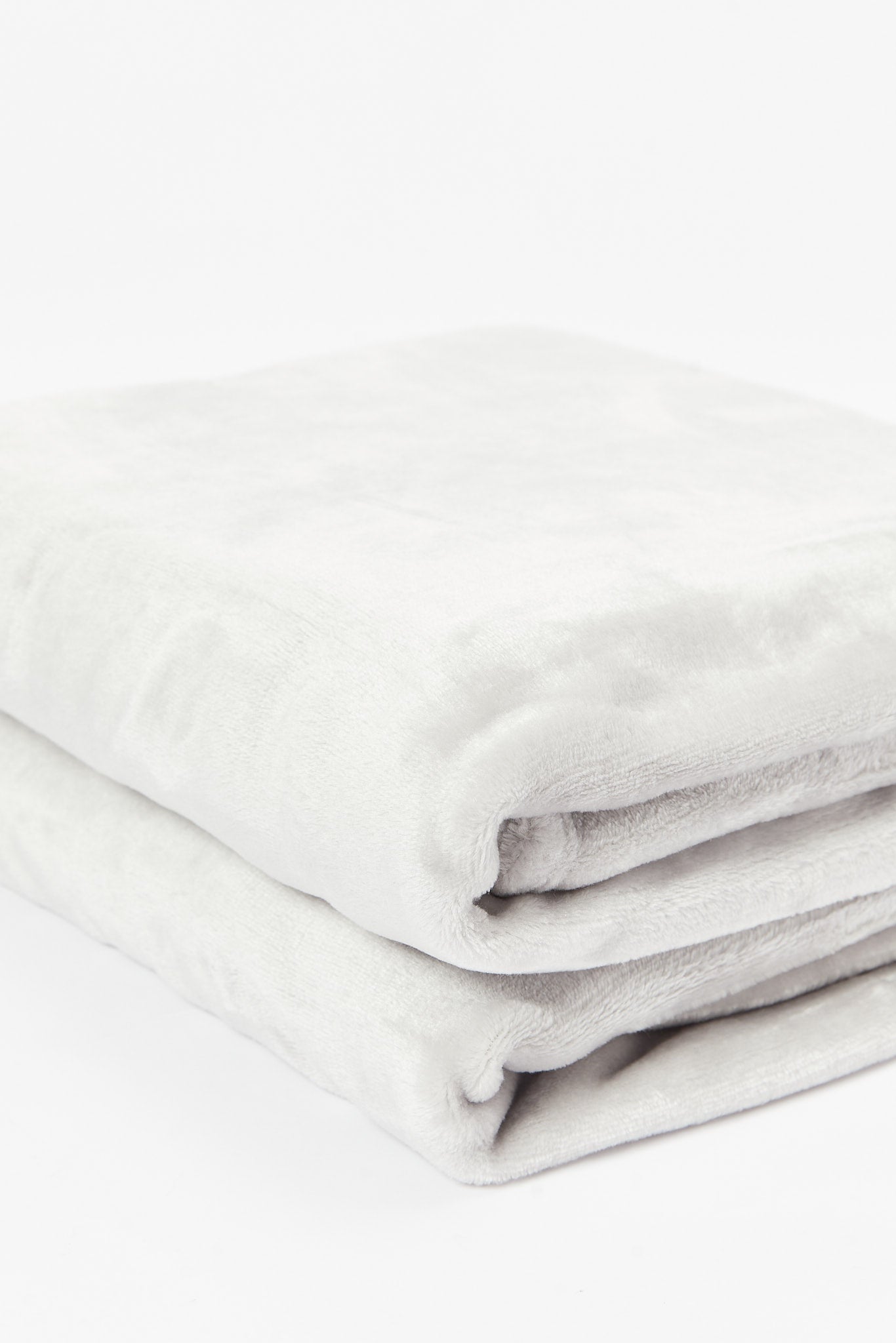 Redtag-Grey-Ultra-Soft-Blanket-
(Single-Size)-Category:Blankets,-Colour:Grey,-Deals:New-In,-Dept:Home,-Filter:Home-Bedroom,-HMW-BED-Blankets,-New-In-HMW-BED,-Non-Sale,-S23A,-S23B,-Section:Homewares-Home-Bedroom-