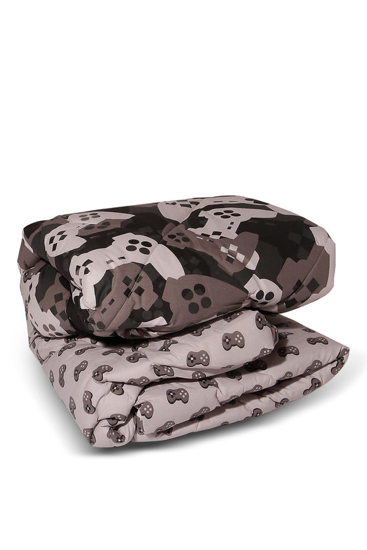 Redtag-Grey-Gaming-Printed-Kids-Comforter-(Single-Size)-Category:Comforters,-Colour:Grey,-Deals:New-In,-Dept:Home,-Filter:Home-Bedroom,-HMW-BED-Comforters,-New-In-HMW-BED,-Non-Sale,-S23A,-Section:Homewares-Home-Bedroom-