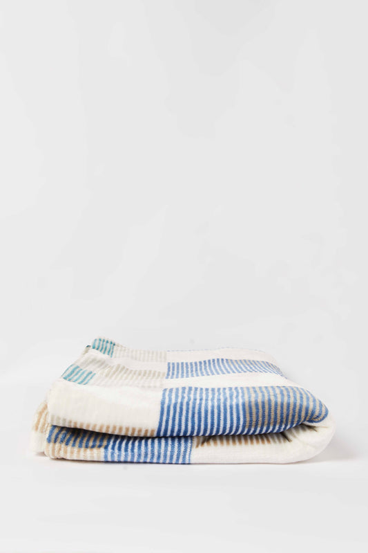Redtag-Printed-Green-Checks-Blanket-(Single-Size)-Category:Blankets,-Colour:Green,-Deals:New-In,-Dept:Home,-Filter:Home-Bedroom,-HMW-BED-Blankets,-New-In-HMW-BED,-Non-Sale,-S23A,-Section:Homewares-Home-Bedroom-