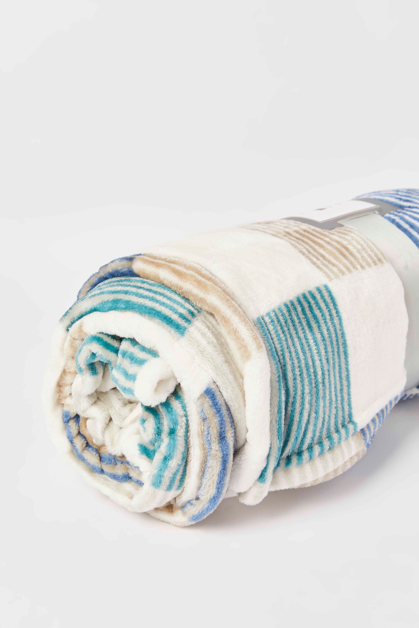Redtag-Printed-Green-Checks-Blanket-(Single-Size)-Category:Blankets,-Colour:Green,-Deals:New-In,-Dept:Home,-Filter:Home-Bedroom,-HMW-BED-Blankets,-New-In-HMW-BED,-Non-Sale,-S23A,-Section:Homewares-Home-Bedroom-