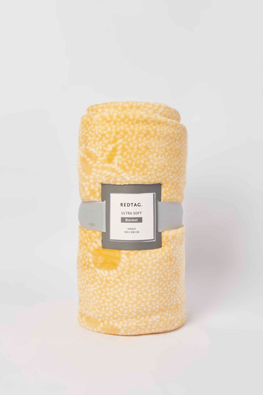 Redtag-Yellow-Printed-Blanket-(Single-Size)-Category:Blankets,-Colour:Yellow,-Deals:New-In,-Dept:Home,-Filter:Home-Bedroom,-HMW-BED-Blankets,-New-In-HMW-BED,-Non-Sale,-S23A,-Section:Homewares-Home-Bedroom-