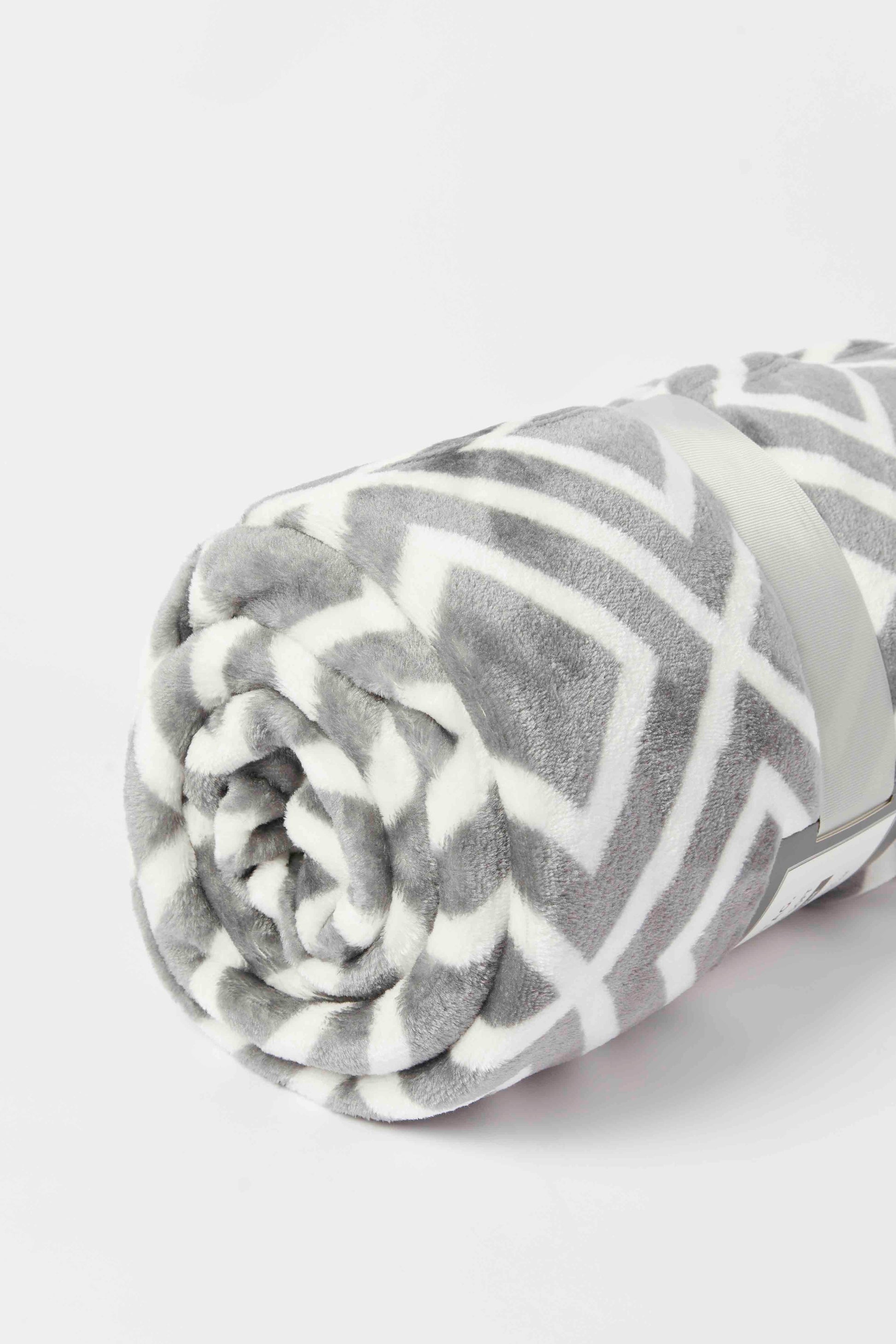 Redtag-Grey-Printed-Geometric-Blanket-(-Double-Size)-Category:Blankets,-Colour:Grey,-Deals:New-In,-Dept:Home,-Filter:Home-Bedroom,-HMW-BED-Blankets,-New-In-HMW-BED,-Non-Sale,-S23A,-Section:Homewares-Home-Bedroom-