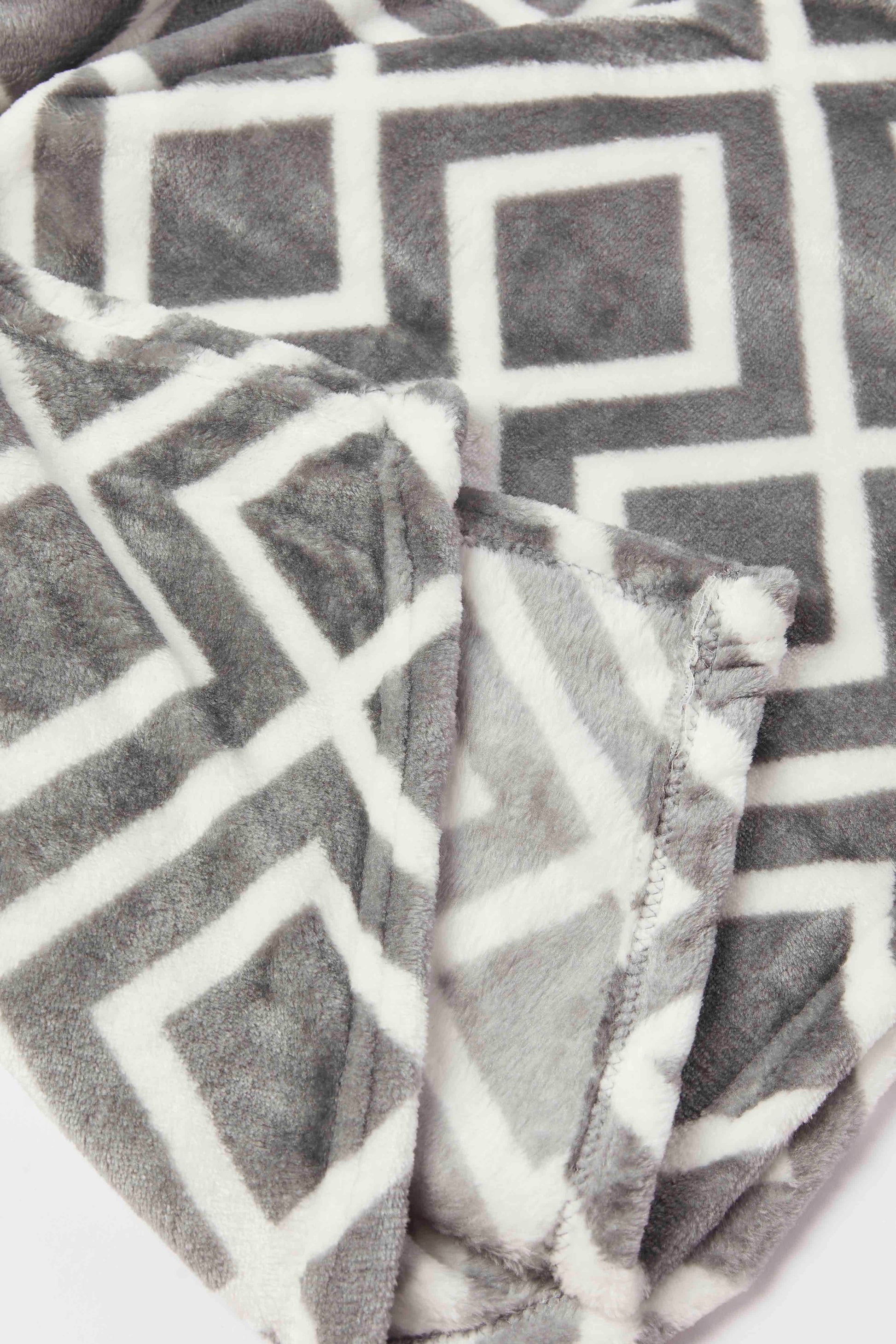 Redtag-Grey-Printed-Geometric-Blanket-(-Double-Size)-Category:Blankets,-Colour:Grey,-Deals:New-In,-Dept:Home,-Filter:Home-Bedroom,-HMW-BED-Blankets,-New-In-HMW-BED,-Non-Sale,-S23A,-Section:Homewares-Home-Bedroom-