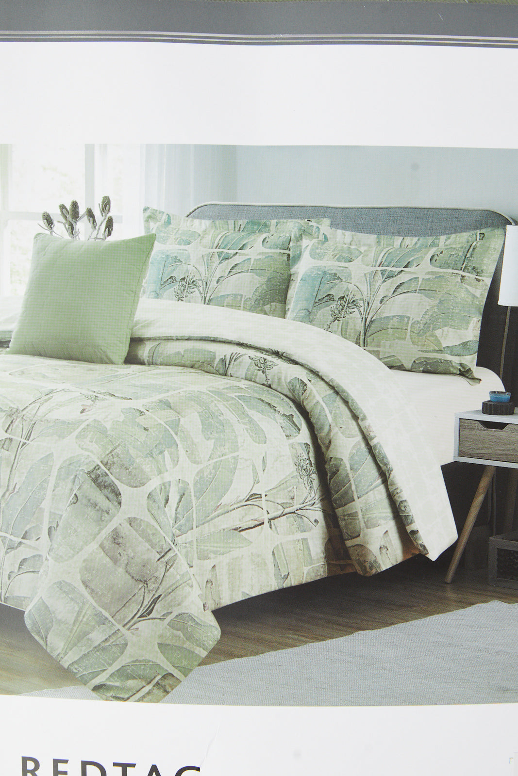 Redtag-Green-5-Pc-Leaves-Print-Reversible-Comforter-Set-(King-Size)-Category:Comforters,-Colour:Green,-Deals:New-In,-Dept:Home,-Filter:Home-Bedroom,-HMW-BED-Comforters,-New-In-HMW-BED,-Non-Sale,-S23A,-Section:Homewares-Home-Bedroom-