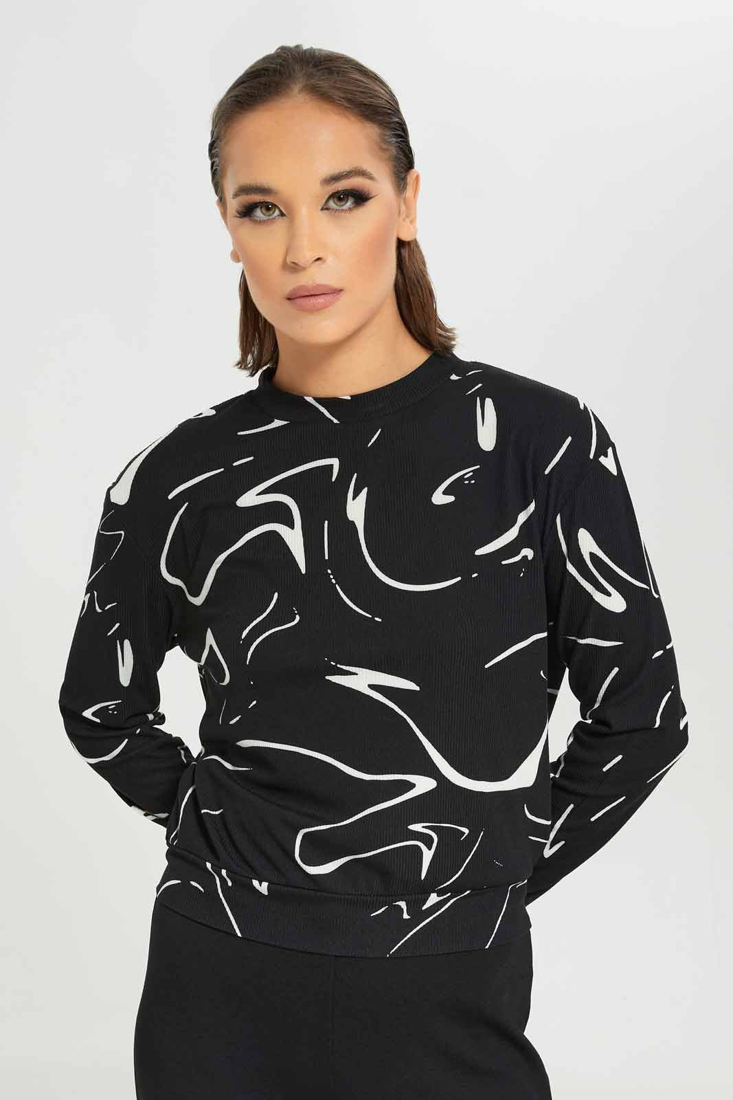 Redtag-Women-Black-Sweatshirt-Category:Sweatshirts,-Colour:Black,-Deals:New-In,-Dept:Ladieswear,-Filter:Women's-Clothing,-LDC,-LDC-Sweatshirts,-New-In-LDC-APL,-Non-Sale,-S23A,-Section:Women-Women's-