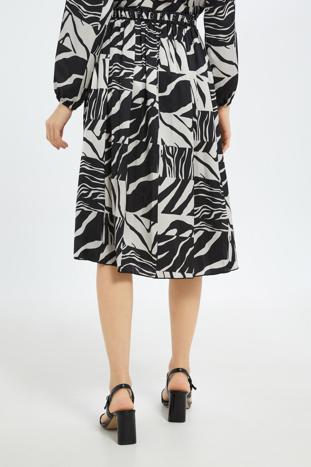 Redtag-Women-Black-Printed-Pleated-Skirts-Category:Skirts,-Colour:Assorted,-Deals:New-In,-Dept:Ladieswear,-Filter:Women's-Clothing,-LDC,-LDC-Skirts,-New-In-LDC-APL,-Non-Sale,-S23C,-Section:Women-Women's-