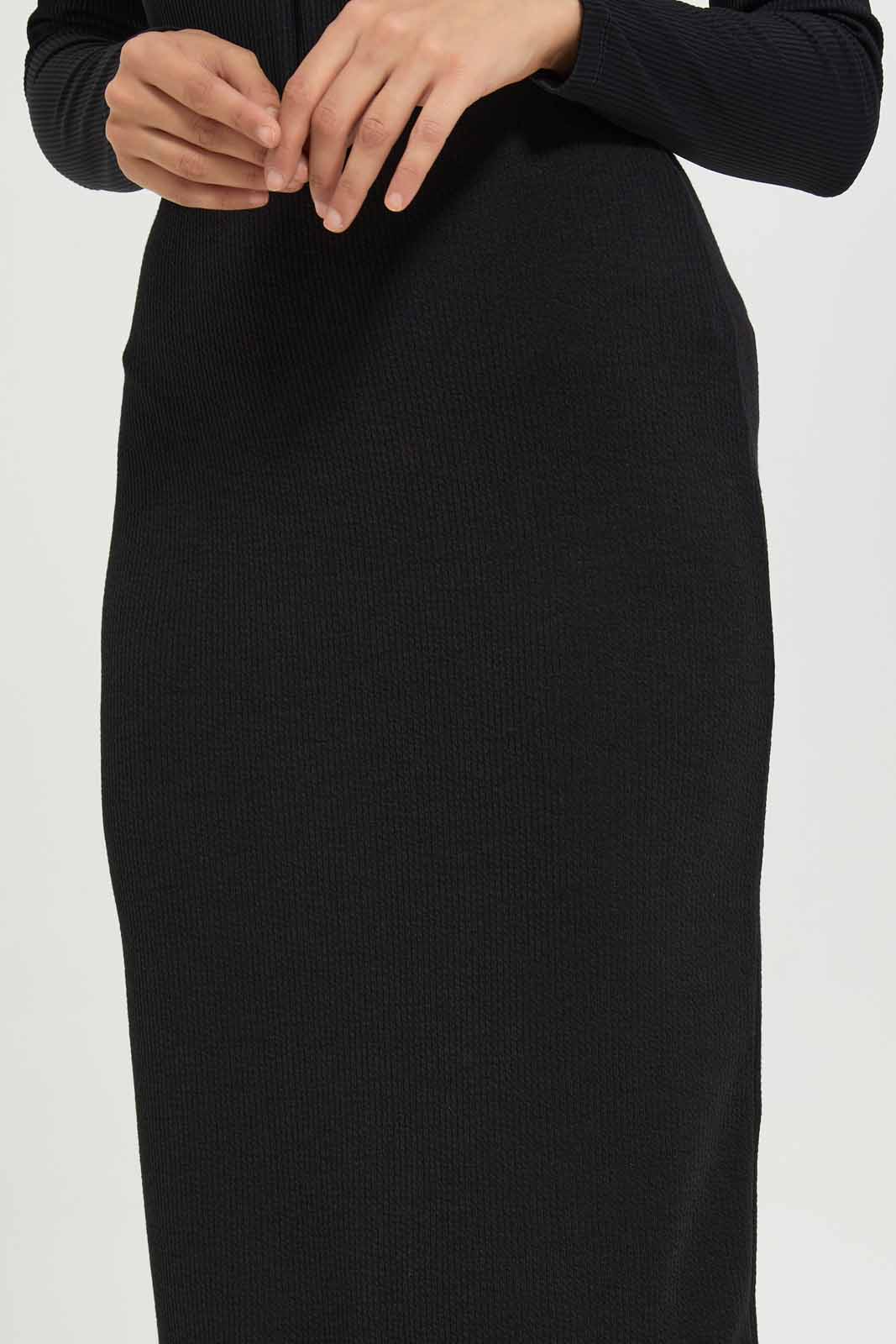 Redtag-Women-Black-Solid-Texture-Pencil-Skirt-Category:Skirts,-Colour:Black,-Deals:New-In,-Dept:Ladieswear,-Filter:Women's-Clothing,-New-In-Women-APL,-Non-Sale,-S23A,-Section:Women,-Women-Skirts-Women's-