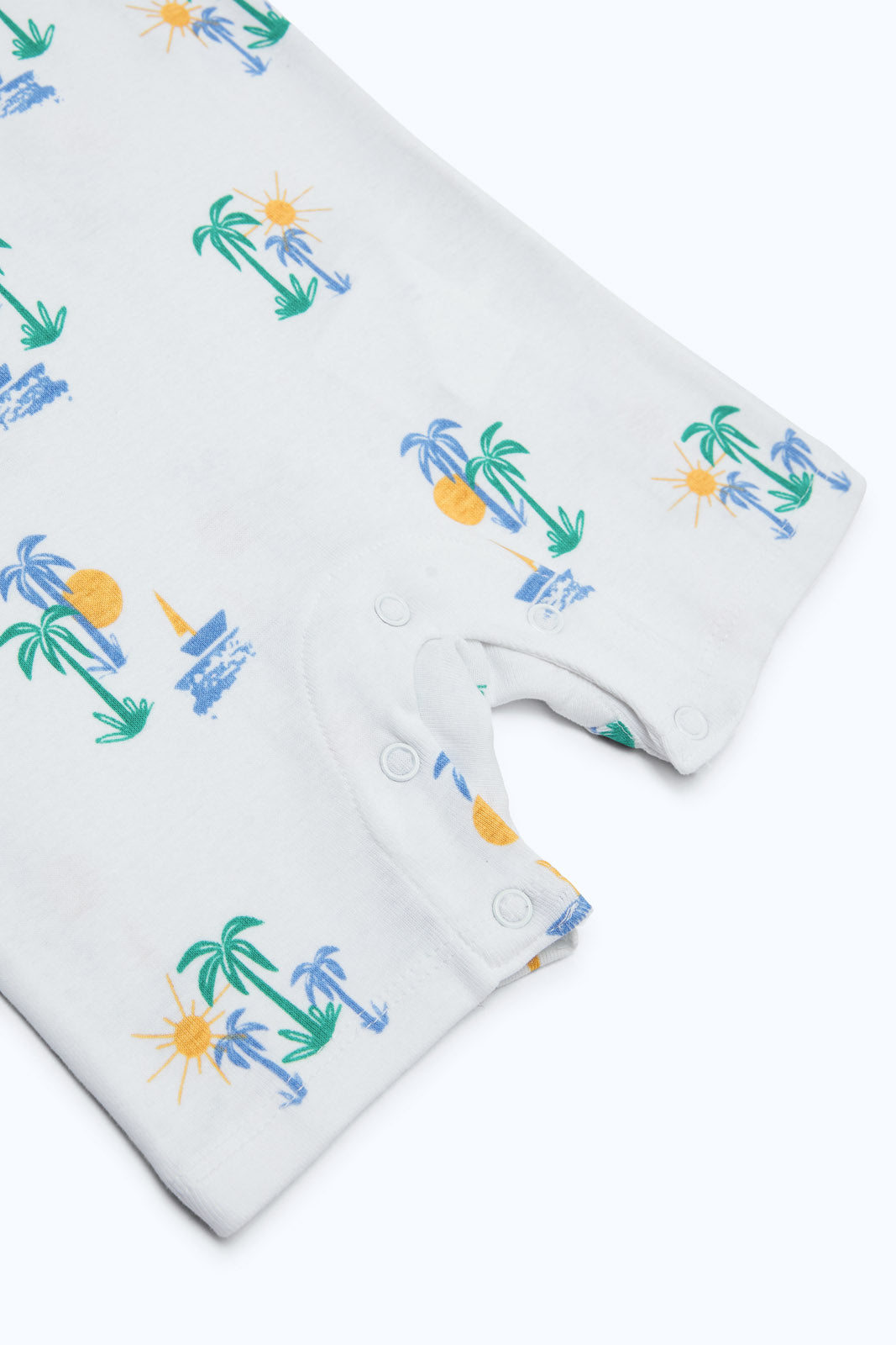 Redtag-Boys-White-Aop-Ppe-Rib-Romper-Boys-Category:Rompers,-Colour:White,-Deals:New-In,-Dept:New-Born,-Filter:Baby-(0-to-12-Mths),-NBB-Rompers,-New-In-NBB-APL,-Non-Sale,-PPE,-S23B,-Section:Boys-(0-to-14Yrs)-Baby-0 to 12 Months