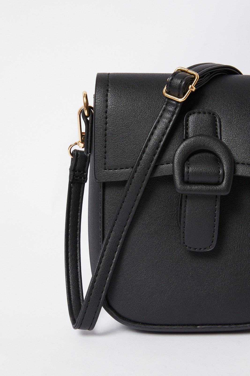 Redtag-Black-Mobile-Case-Category:Bags,-Colour:Black,-Deals:New-In,-Dept:Ladieswear,-Filter:Women's-Accessories,-New-In,-New-In-Women-ACC,-Non-Sale,-S23A,-Section:Women,-Women-Bags-Women-
