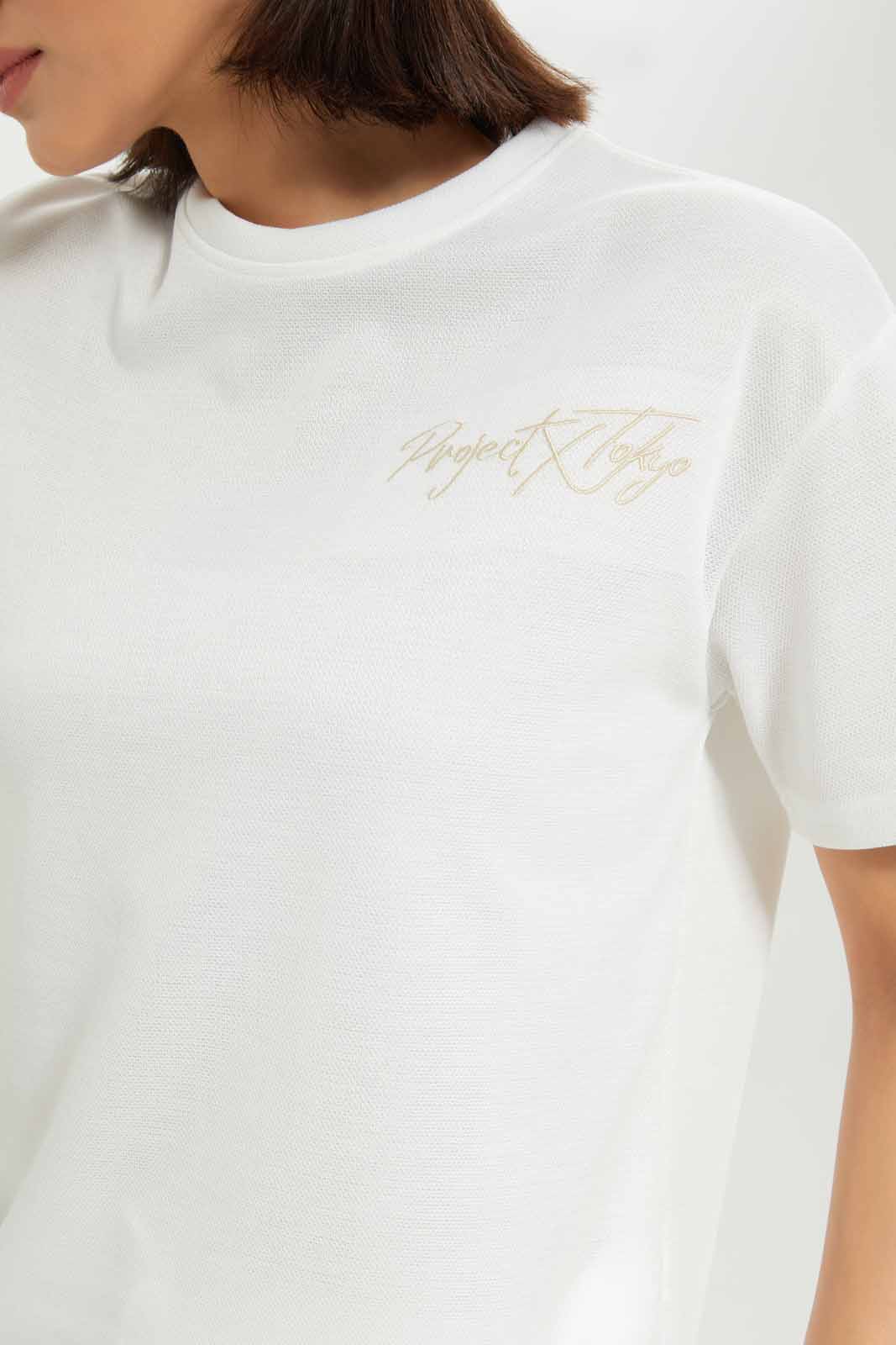 Redtag-Women-White-Extended-Shoulder-Boxy-Fit-T-Shirt-With-Placement-Print-Category:T-Shirts,-Colour:White,-Deals:New-In,-Dept:Ladieswear,-Filter:Women's-Clothing,-New-In-Women-APL,-Non-Sale,-S23A,-Section:Women,-Women-T-Shirts-Women's-
