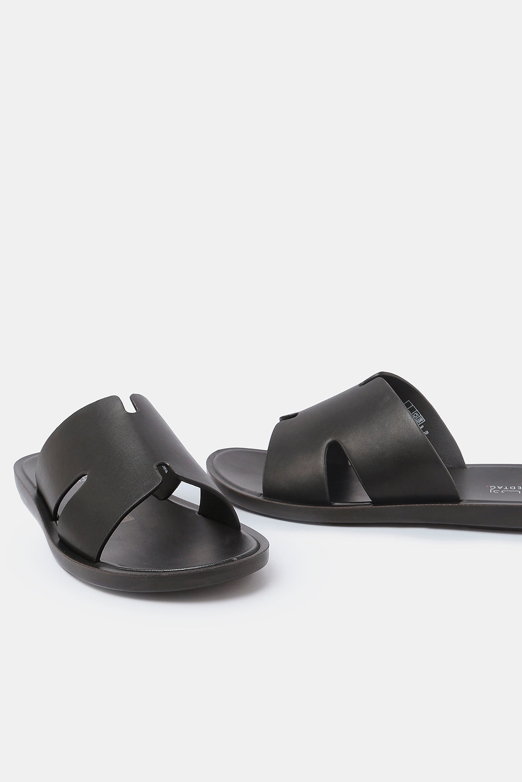 Redtag-Men-Black-Strap-Slide-Sandal-BESTSELLER,-Category:Sandals,-Colour:Black,-Deals:New-In,-Filter:Men's-Footwear,-Men-Sandals,-N/A,-New-In-Men-FOO,-Non-Sale,-S23A,-Section:Men-Men's-
